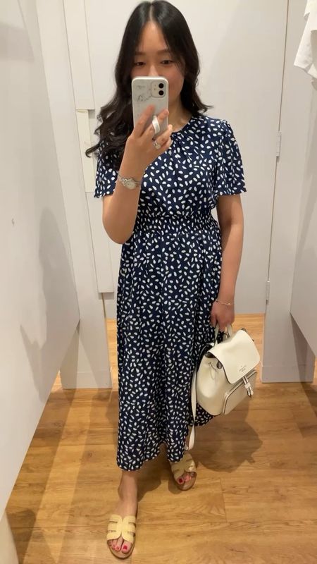 I took this navy color in XS. I now have 4 of these dresses in different colors/prints. I reviewed them last year in this post 👉🏻 https://www.whatjesswore.com/2022/07/favorite-midi-dress-petite-friendly-length.html

Petite friendly midi dress

#LTKunder50 #LTKworkwear #LTKSeasonal