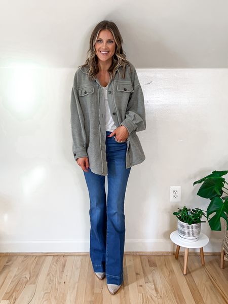 How to style flare jeans for a casual look this Fall 

Use code: FAM25 for 25% off your denim purchase 

Jeans- 0/25 (TTS with good stretch) 
Grey tee- S 
Shacket- XS 


#LTKstyletip #LTKSeasonal #LTKsalealert
