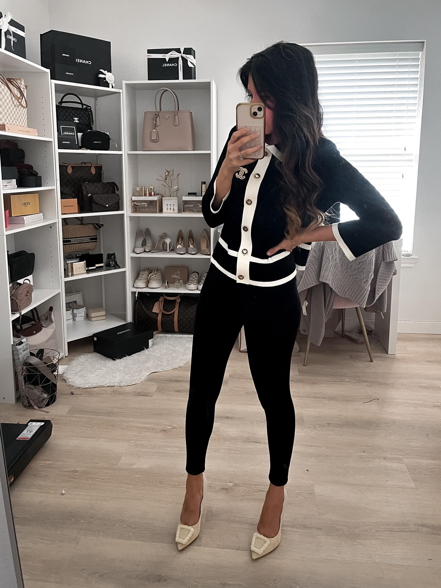 Fashion Trends 2024
Button Cardigan XS
Leggings XS
Shoes TTS


#LTKshoecrush #LTKworkwear #LTKstyletip