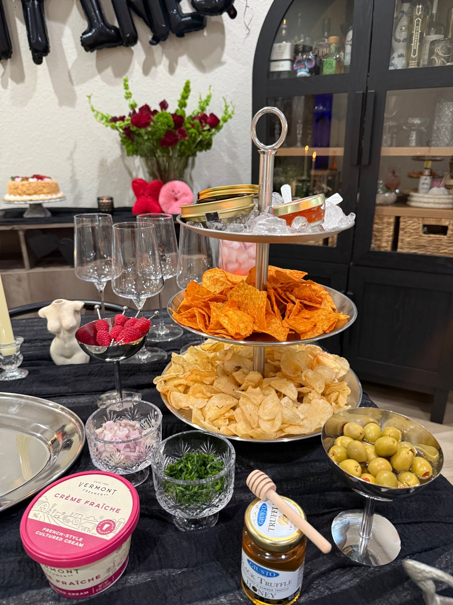 Caviar + champagne theme party 🥂