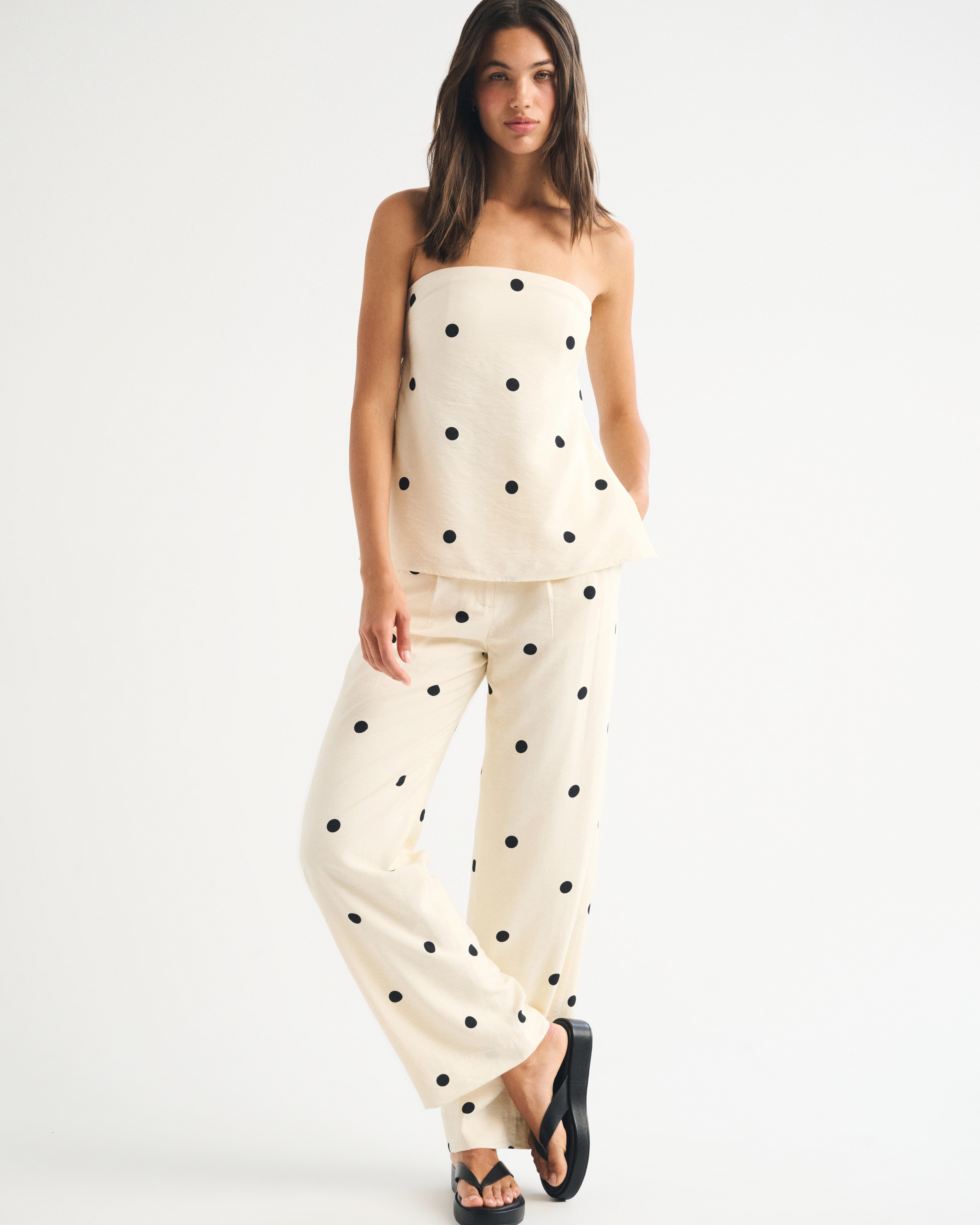 A&F Sloane Crepe Tailored Lightweight Wide Leg Pant | Abercrombie & Fitch (US)
