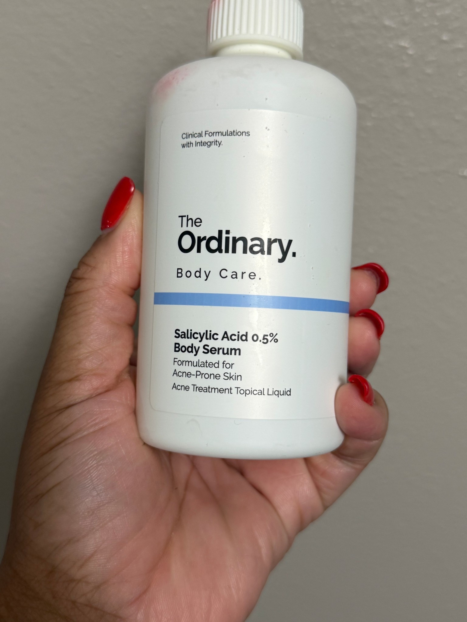 If you deal with body breakouts or texture and want something that actually works… this has been in my routine: The Ordinary Salicylic Acid Body Serum 🤍

I like keeping my body care just as intentional as my face, and this is one of those products that really helps smooth everything out without being too harsh.

Why I love it:
• Helps clear body breakouts and clogged pores  
• Smooths rough texture (especially on arms, back, etc.)  
• Lightweight serum that absorbs quickly  
• Doesn’t leave your skin feeling greasy  
• Easy to add into your routine after showering  

I’ve been using it consistently and my skin just feels smoother and looks more even.

It’s giving clear, smooth, taken care of skin all over ✨

Linked it in my LTK 🤍

#LTKBeauty #LTKselfcare