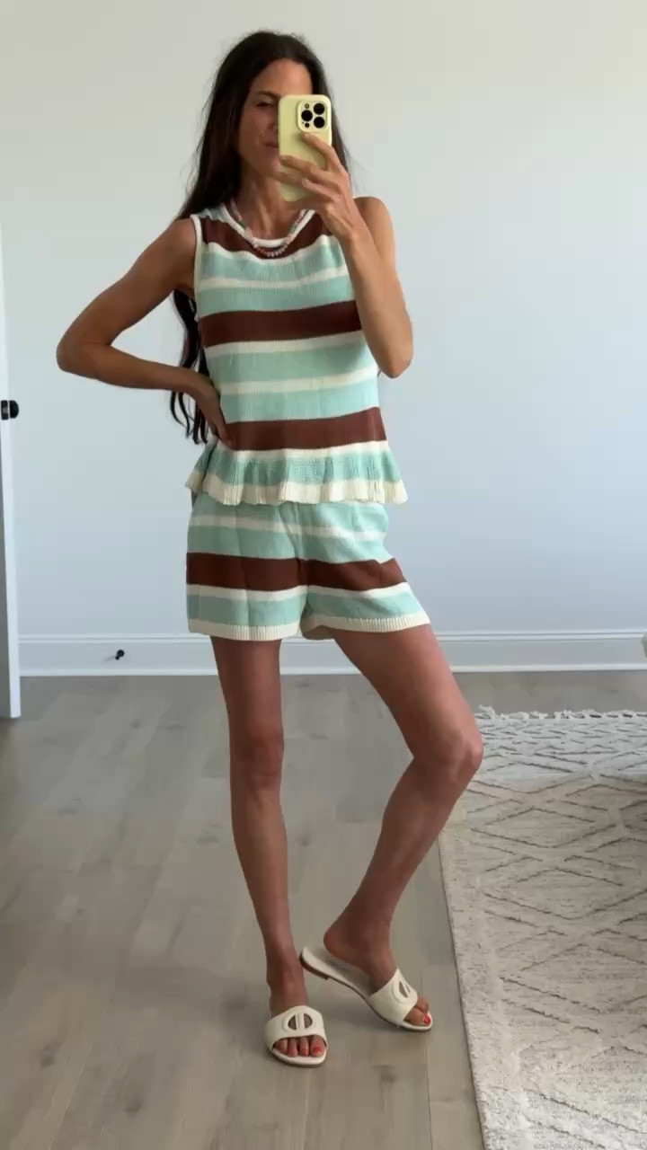 An easy matching set you can throw on and go. Perfect for travel days, errands, or just everyday wear.

#LTKmomlife #LTKootd #LTKSeasonal