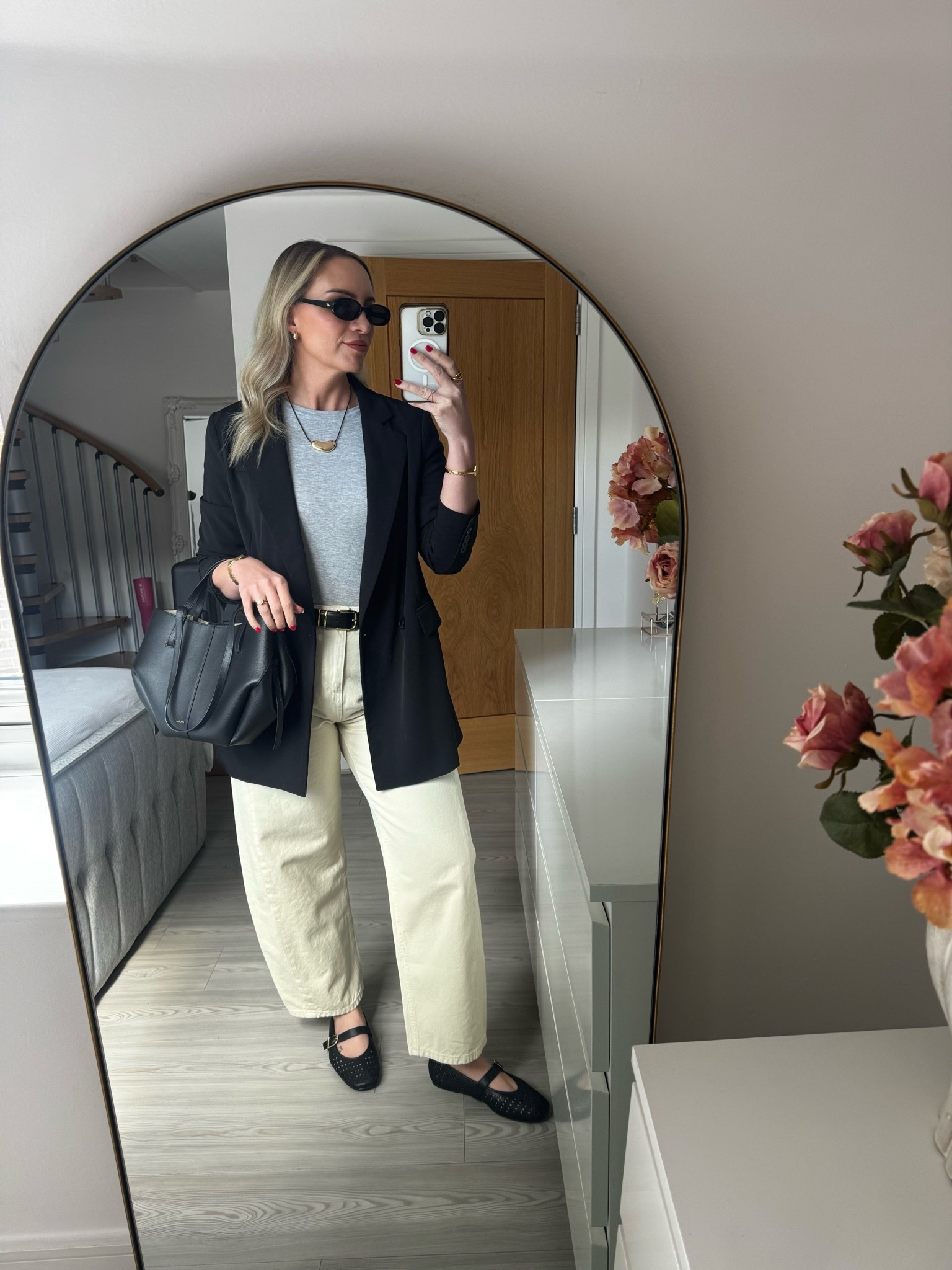 Smart casual outfit idea 🫶🏼

I wear a size 12 in the jeans and a size 8 in the grey T-shirt, medium in the blazer

#LTKspring #LTKworkwear #LTKstyletip