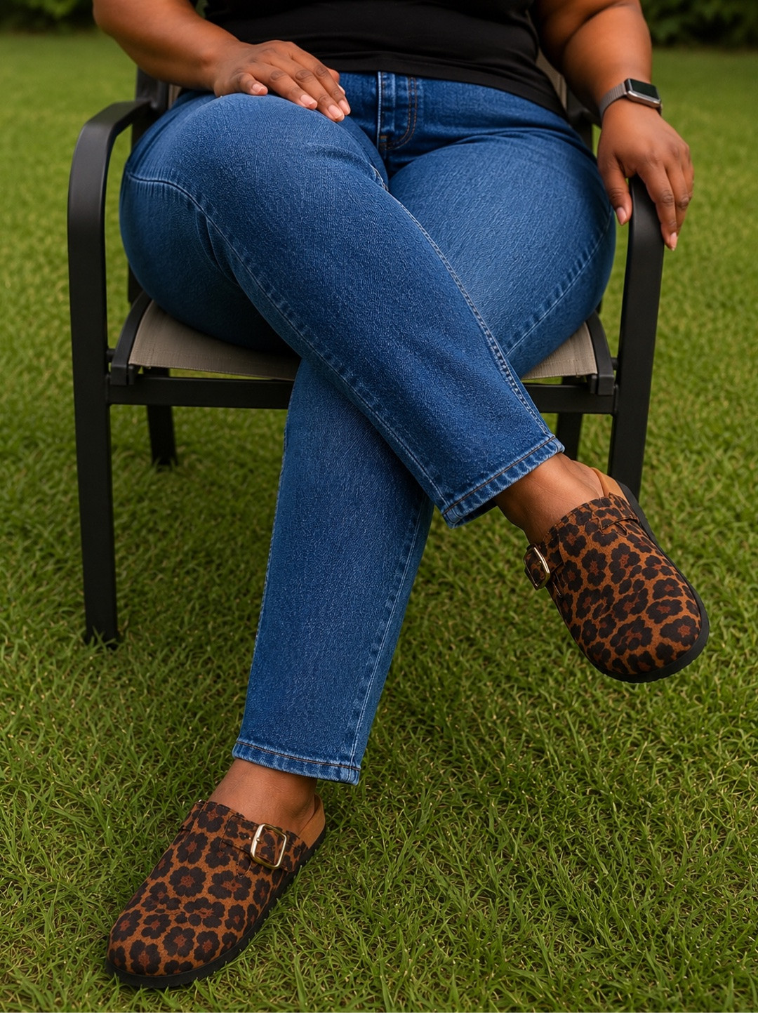 Leopard Faux Suede Mules at Walmart 🐆

These leopard faux suede mules are such an easy way to add a fun touch to any outfit. Slip them on with jeans or leggings for an effortless look.

#LeopardPrint #Mules #WalmartShoes #ShoeFinds #FashionDeals