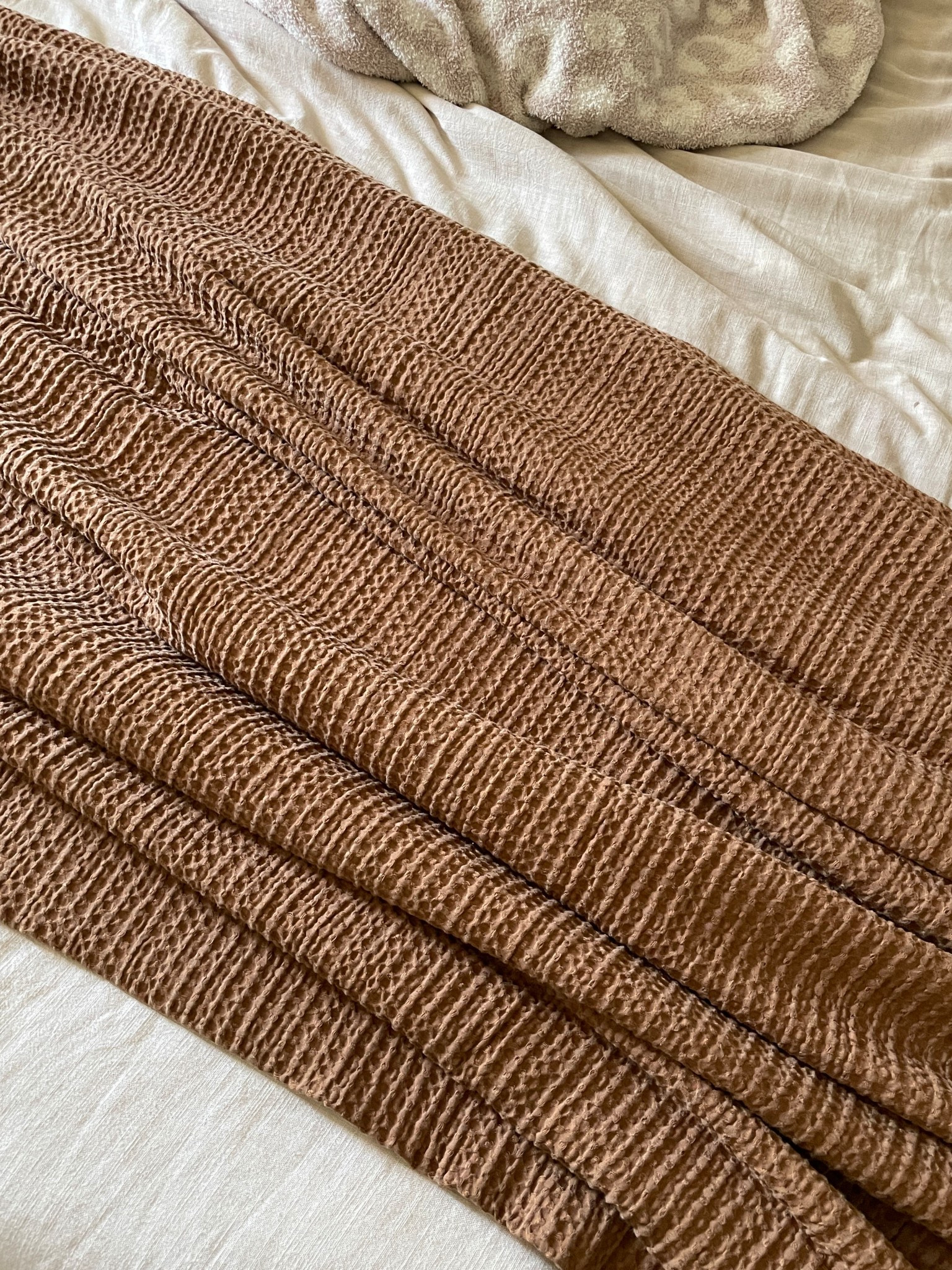 New bed throw!! Mid weight, soft and loving this brown color 


#LTKHome