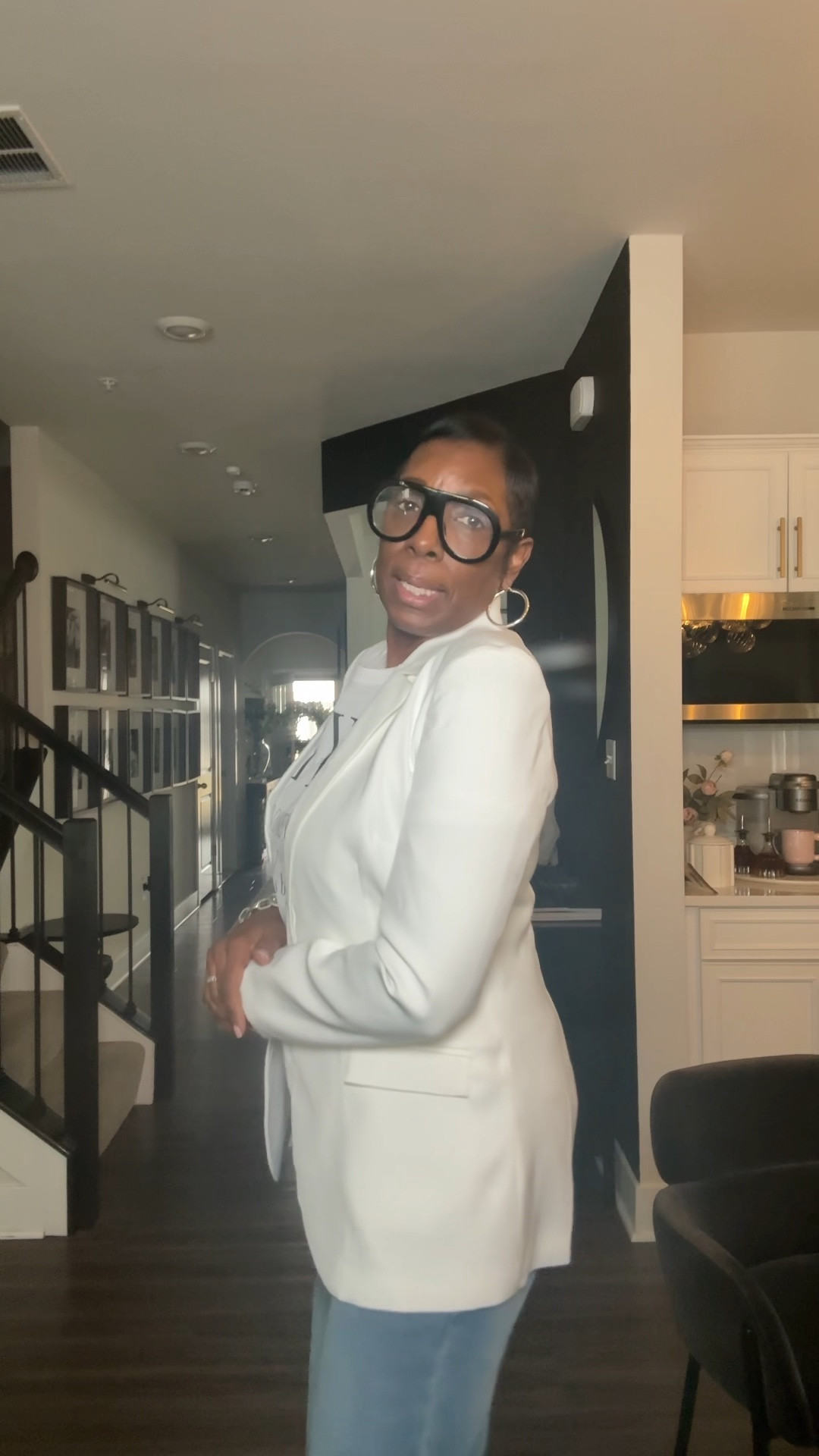 Spring uniform: a white blazer that means business 🤍🔥

This one from Pretty Little Thing? Yeah… she’s that girl.

Soft but structured. Long enough to cover the goods. Tall-girl friendly (finally 🙌). Throw her over a crop, a bodysuit, biker shorts, denim — she does it all.

And the best part? She’s on sale. Don’t walk… run.

Secure the blazer. Thank me later. 💋

#SpringStyle #BlazerSeason #TallGirlFriendly #WardrobeStaple #SaleFind