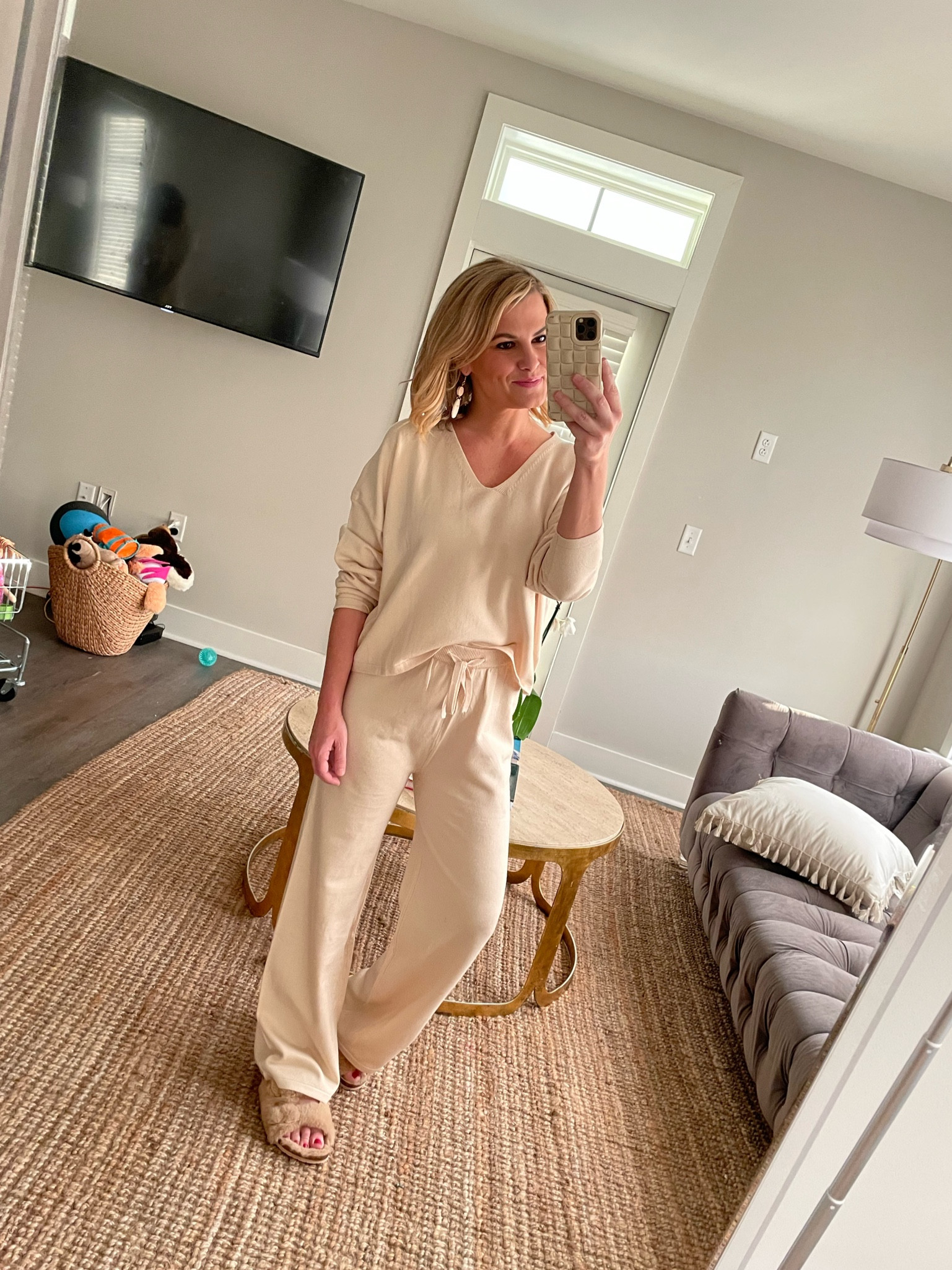 The best lounge look 🙌🏼

#LTKshoecrush #LTKfindsunder50 #LTKstyletip