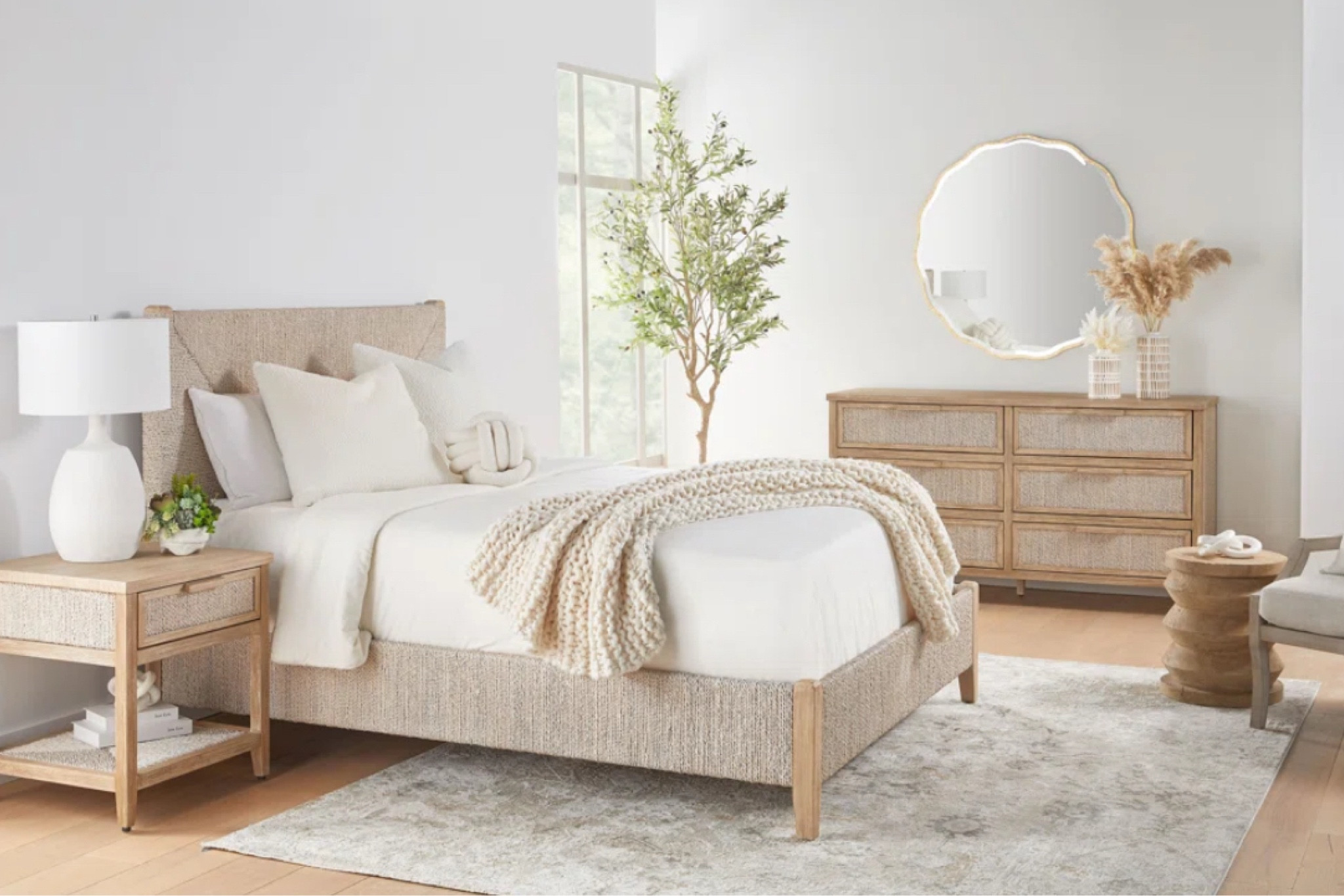 Coastal bedroom 
#coastal #bedroom 

#LTKHome