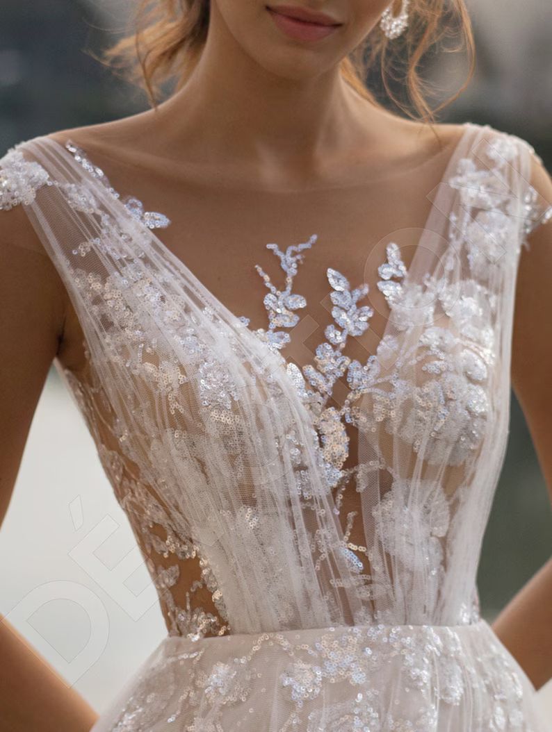 Individual Size A-line Silhouette Freesia Wedding Dress. | Etsy | Etsy (US)