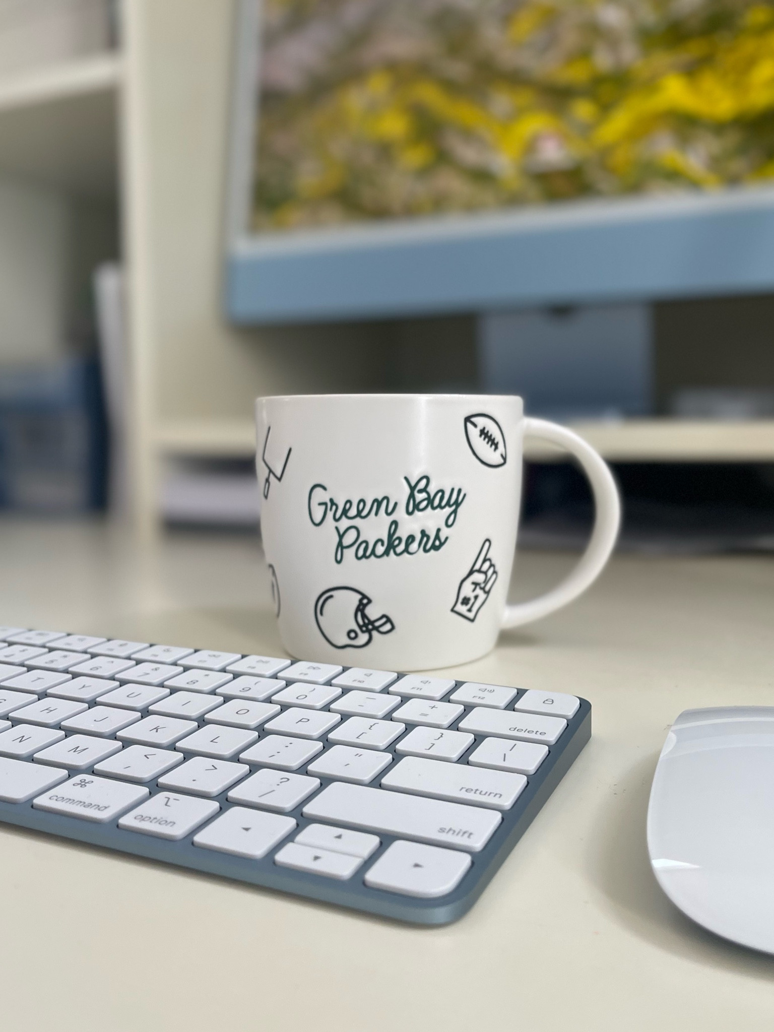 work is so much more fun when you sip coffee from your fav mug ☕️

#fanatics #greenbaypackers #packers #nflfan #footballseason #footballfan #mugs #coffee #footballgirl #niners #eagles #broncos #nfl #raiders

#LTKhome #LTKfindsunder50