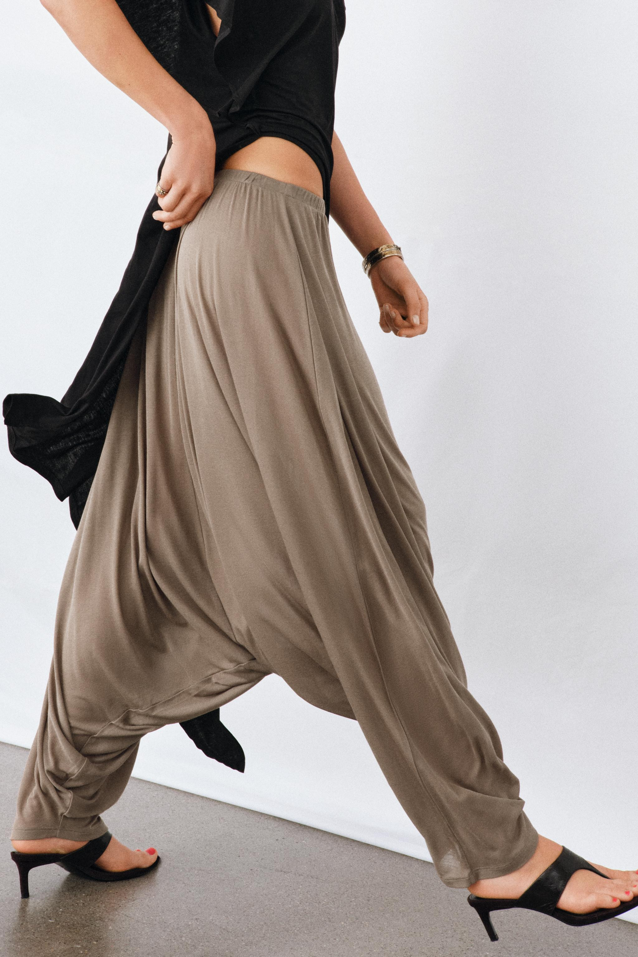 FLOWY PANTS | Zara US