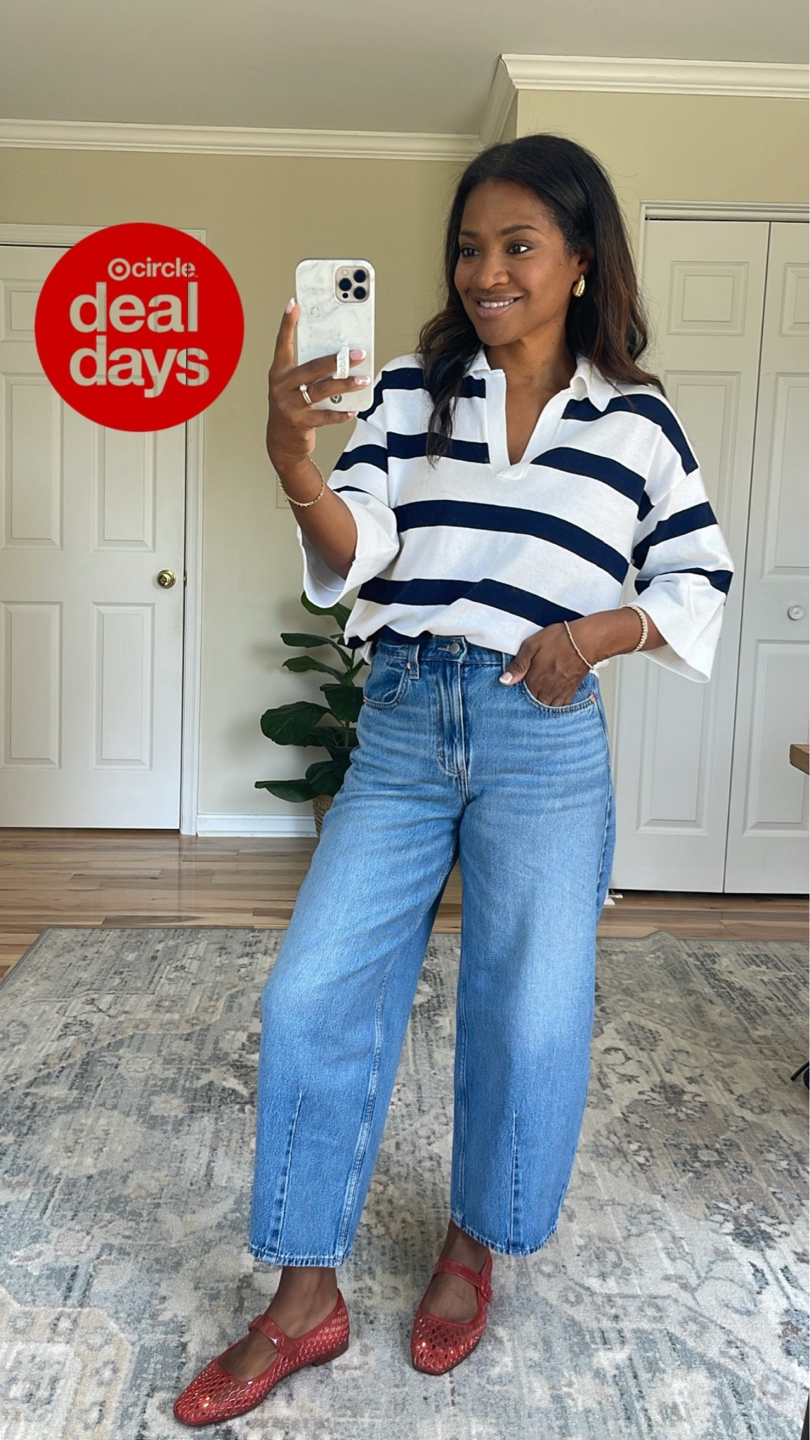 My jeans and a lighter wash are on sale. I wear a size 4. I’m wearing a size small in the shirt. ￼
