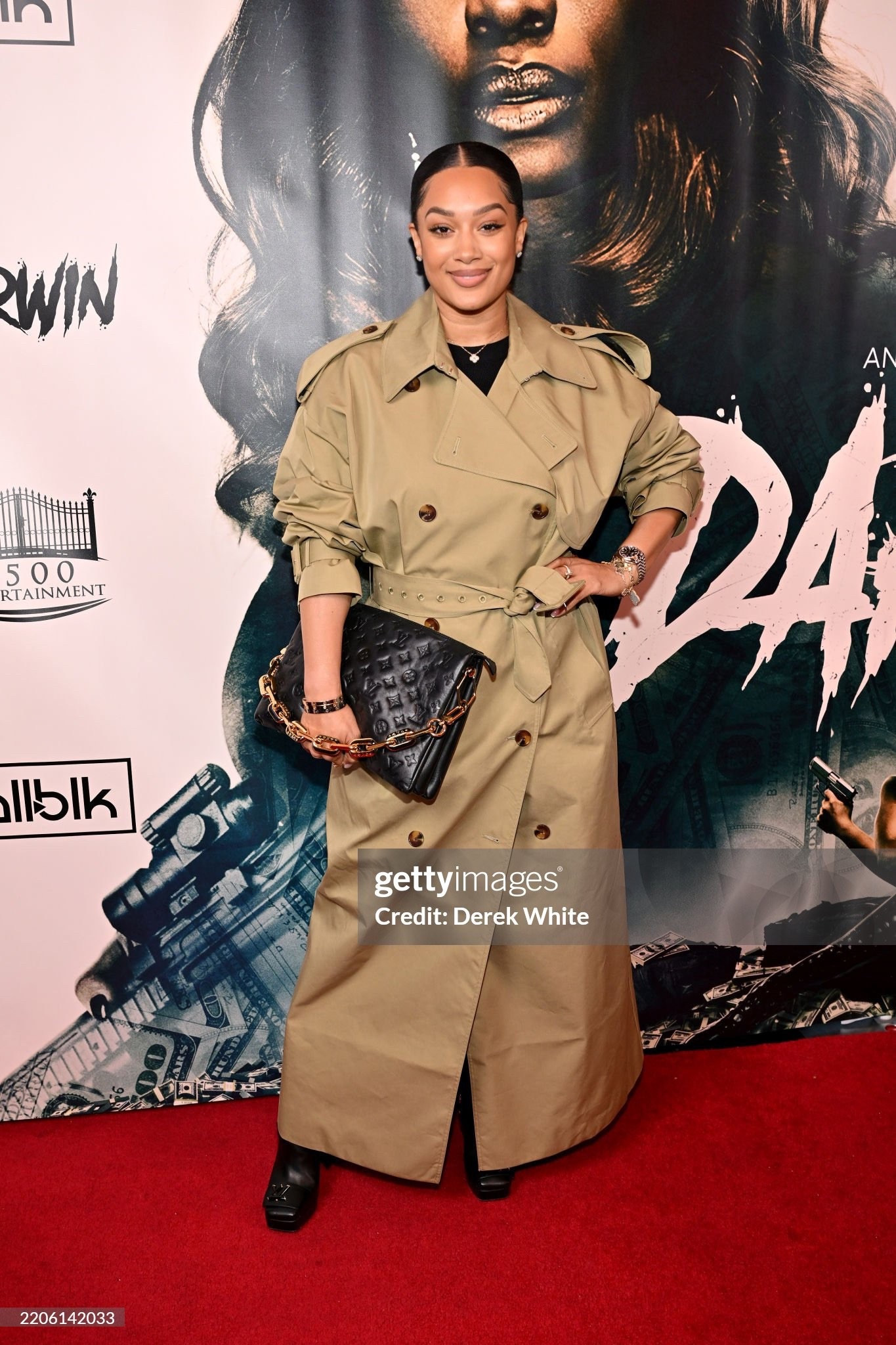 When in doubt throw on a trench coat! 

#LTKStyleTip #LTKSeasonal