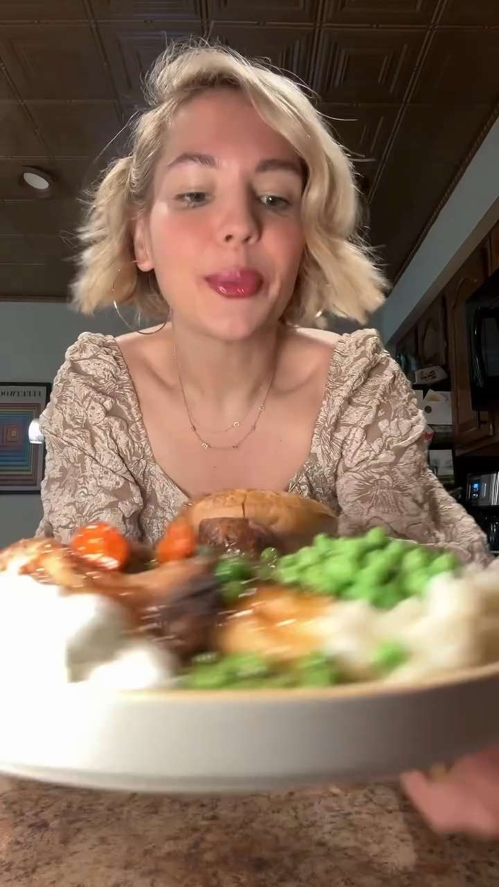 British Sunday Roast! ❤️ 

 #LTKootd #LTKfoodie #LTKvlog