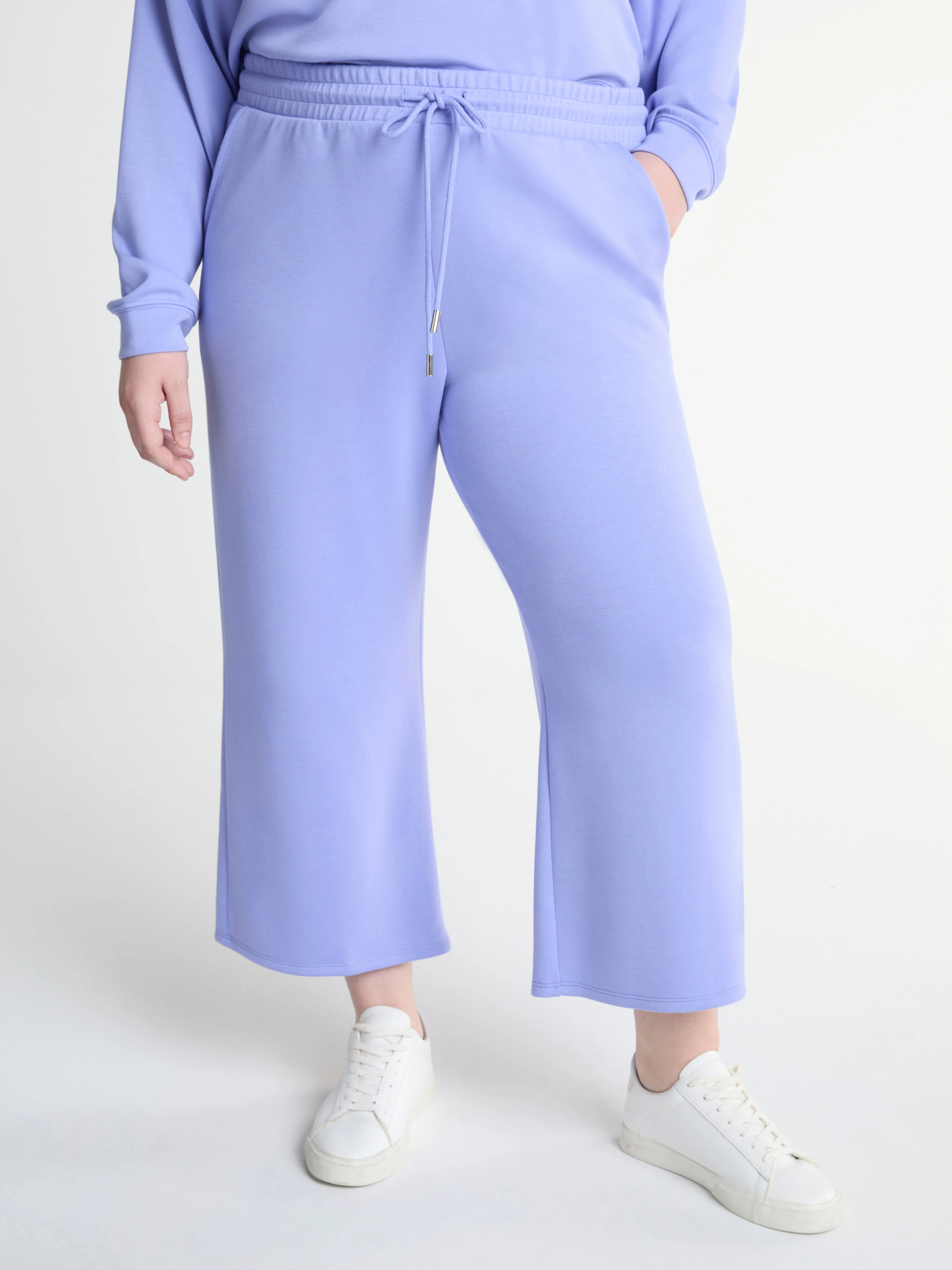 Scoop Women's and Women's Plus Ultimate ScubaKnit Cropped Sweatpants, Sizes XS-4X | Walmart (US)