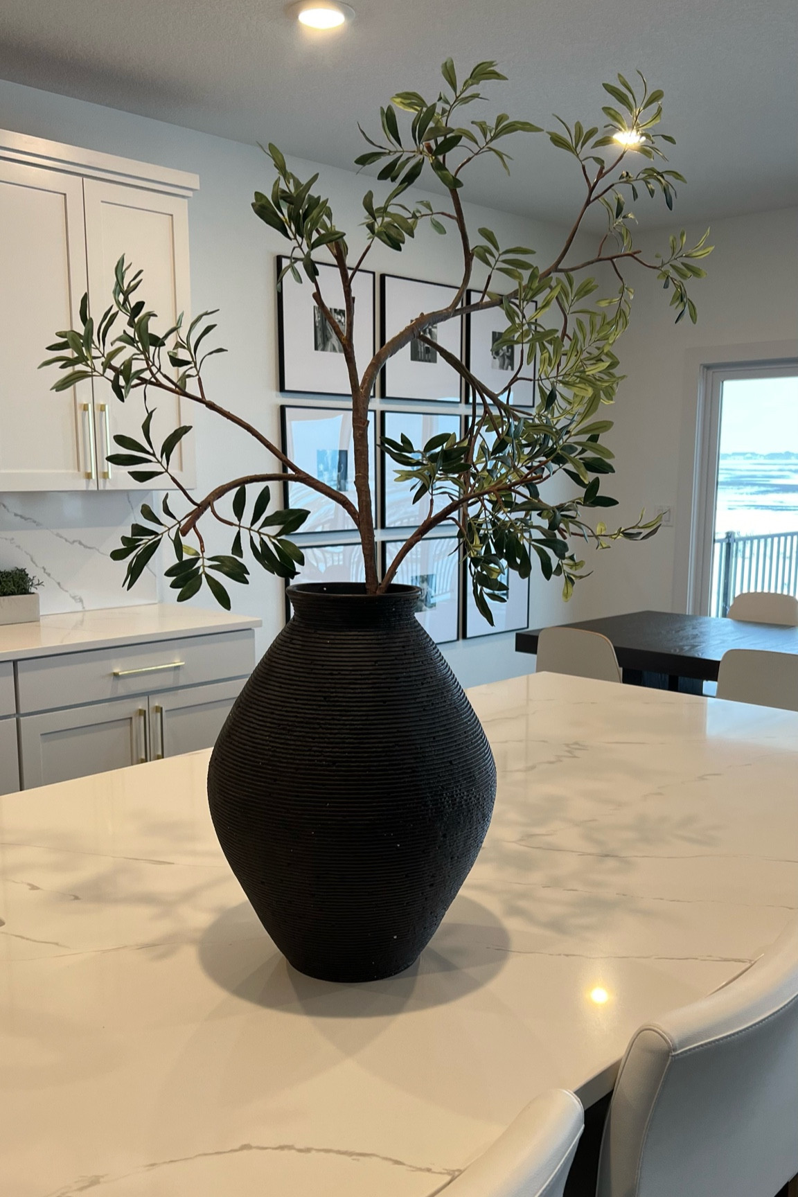 Modern home decor.

DECOR // MODERN DECOR // AMAZON DECOR // FAUX PLANTS // FAKE PLANTS // KITCHEN DECOR // GALLERY FRAMES // KITCHEN ISLAND DECOR // AFFORDABLE DECOR 

#LTKMostLoved #LTKstyletip #LTKhome