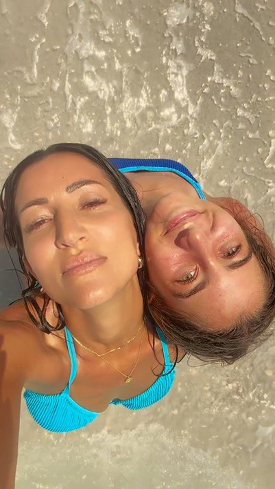 Ocean Eyes 🌊 
#beachtrend #beach #momanddaughter #mommydaughter #viraltrend