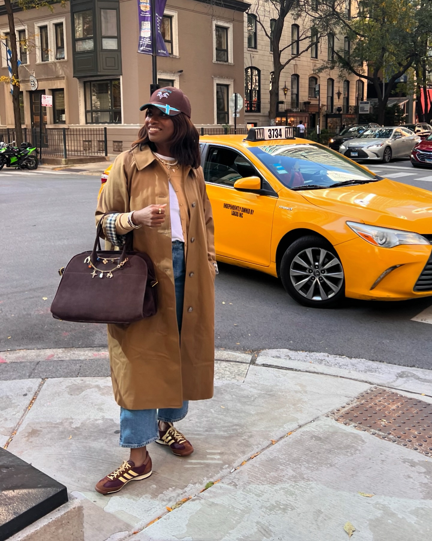 Trench coat season!  Fall is even better with the @sezane Clyde trench. I’ll be living in this all fall!

#fall #fallfashion #trenchcoat #sezanne #stylingtips #welldressed #minimalist #chic #city #chicago

#LTKStyleTip