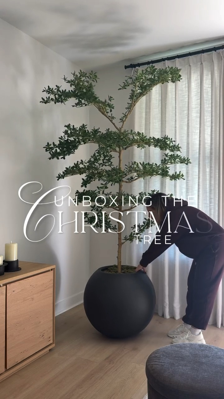 Unboxing the viral CB2 Christmas tree 🌲✨ It’s even prettier in person — I love it!