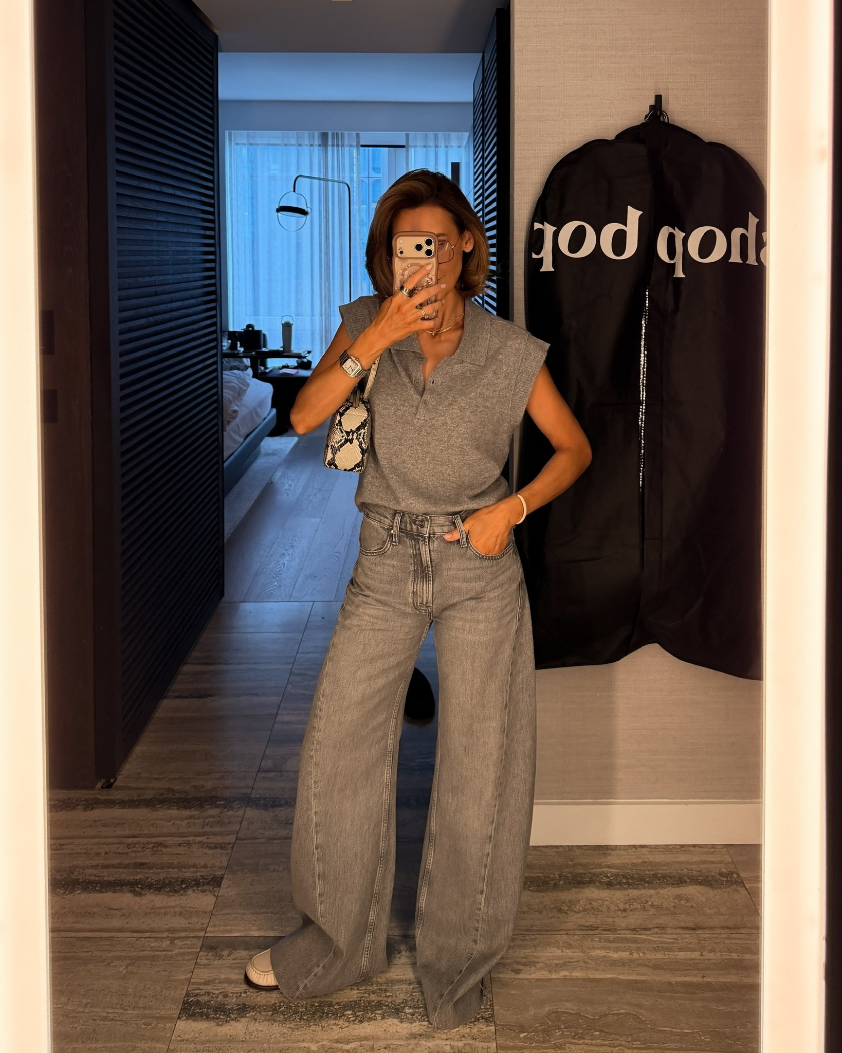 My outfit for a quick coffee run this morning, I cut the mother jeans for a raw hem look and it’s super cool

#LTKNYFW #LTKootd #LTKmorningroutine