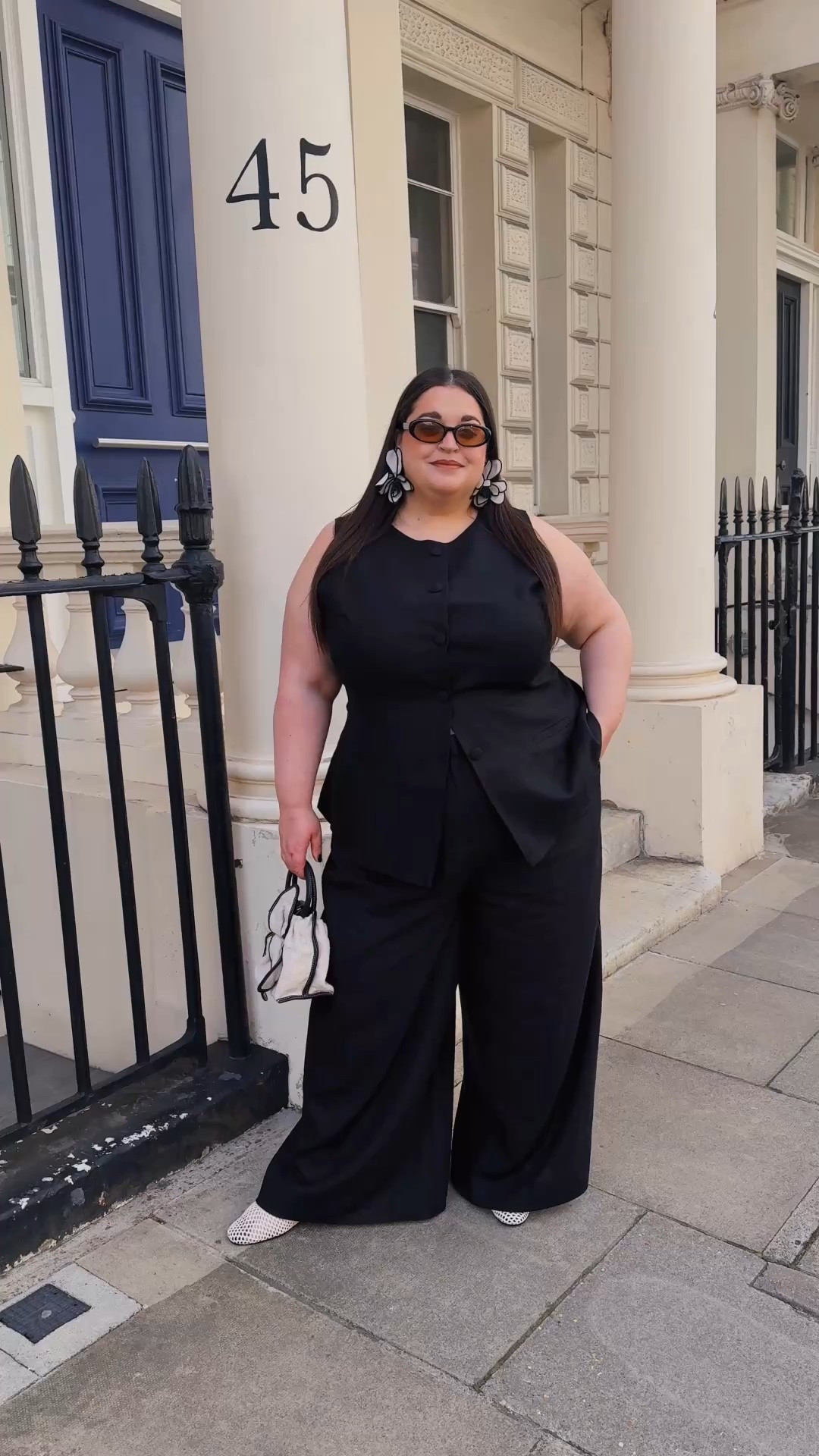 Showing you this linen waistcoat co-ord in action to show how it fits on my size 24/26 body 🖤

#LTKspring #LTKplussize #LTKuk