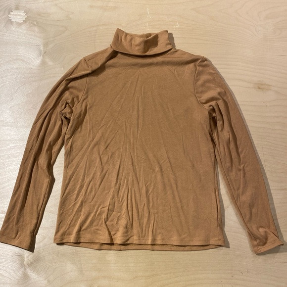 Jones New York Tan Turtleneck Top Large (QL) | Poshmark
