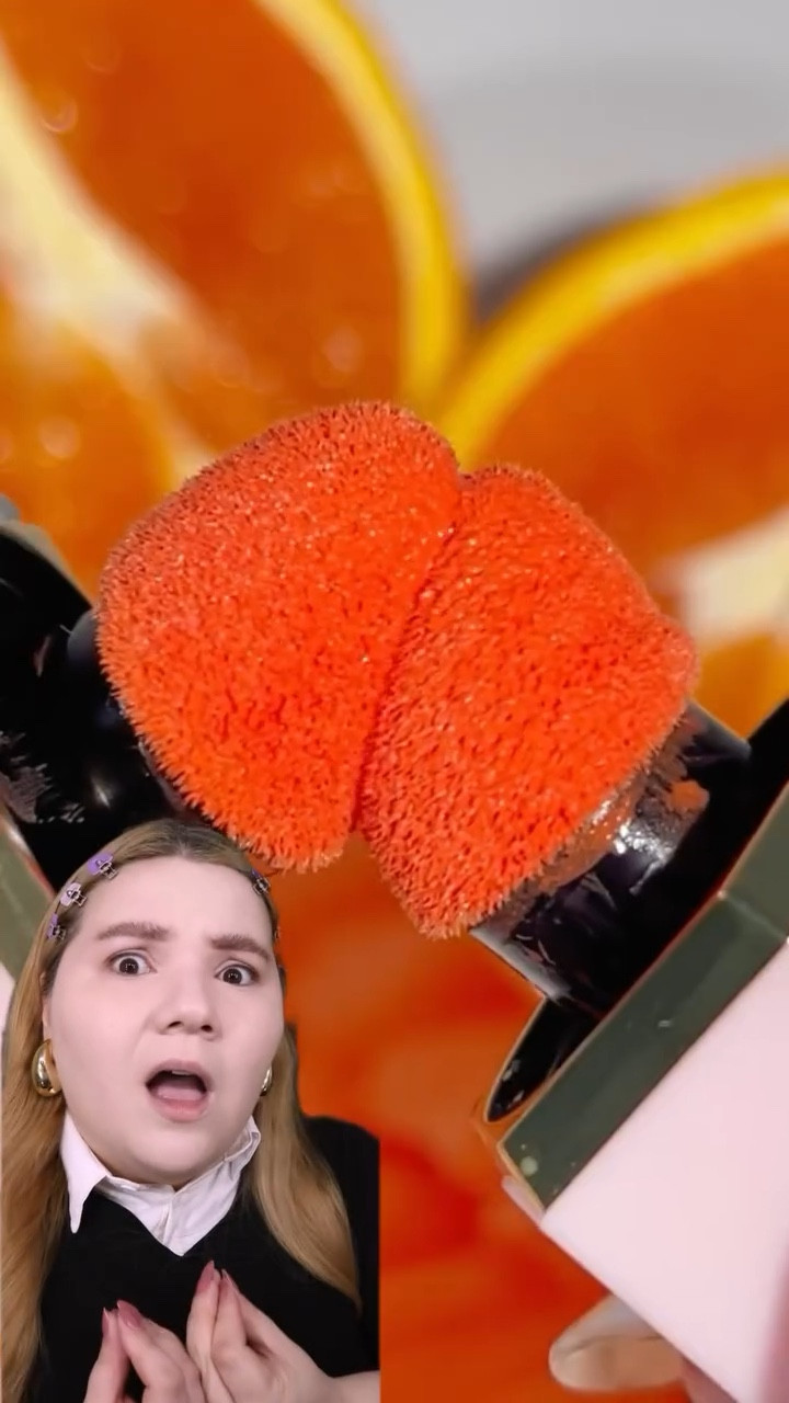 E a dona @brunatavares segue fazendo tudo né 🥹 Inclusive esse é um dos tons que mais amei na coleção 🧡 Bem que podia se tornar um tom da linha regular, né? 👀