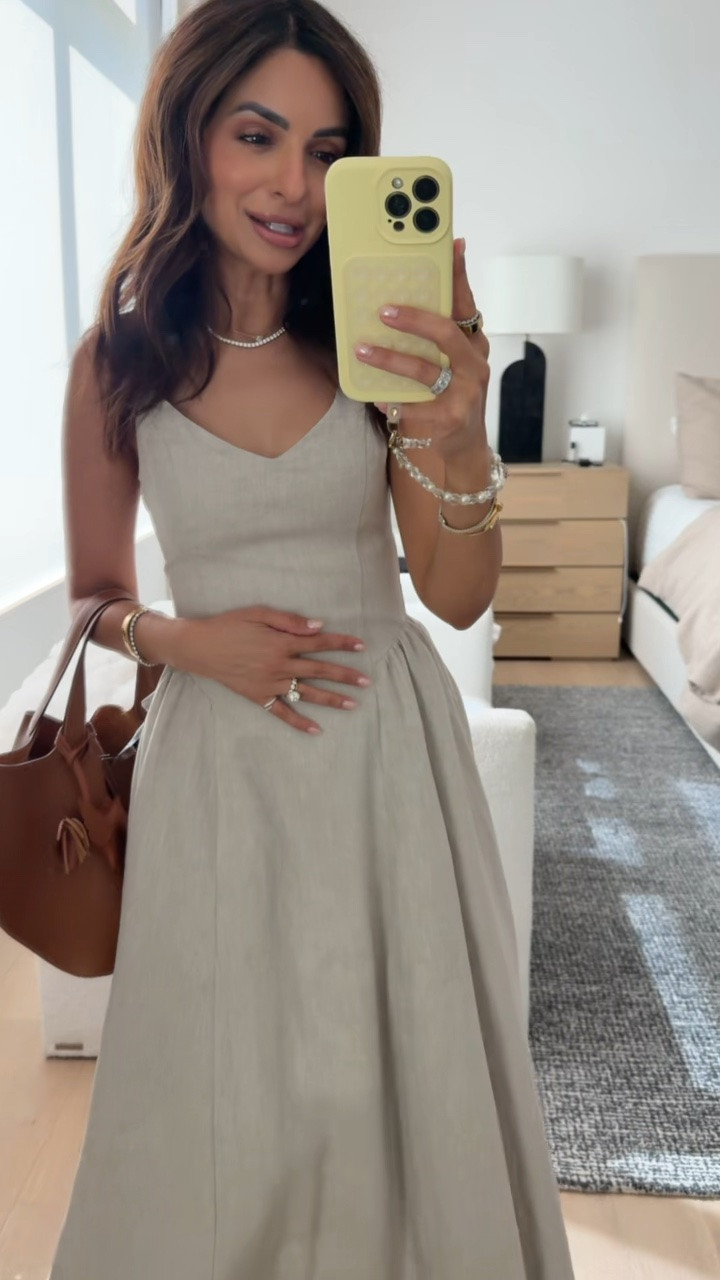 One of the most flattering pieces I own & a beautiful capsule piece for your wardrobe! I'm in size 0 for size reference, runs TTS
You can layer this with different pieces to get the perfect transition outfit too! @Aritzia #aritziapartner #ad

#LTKootd #LTKSeasonal #LTKPetite