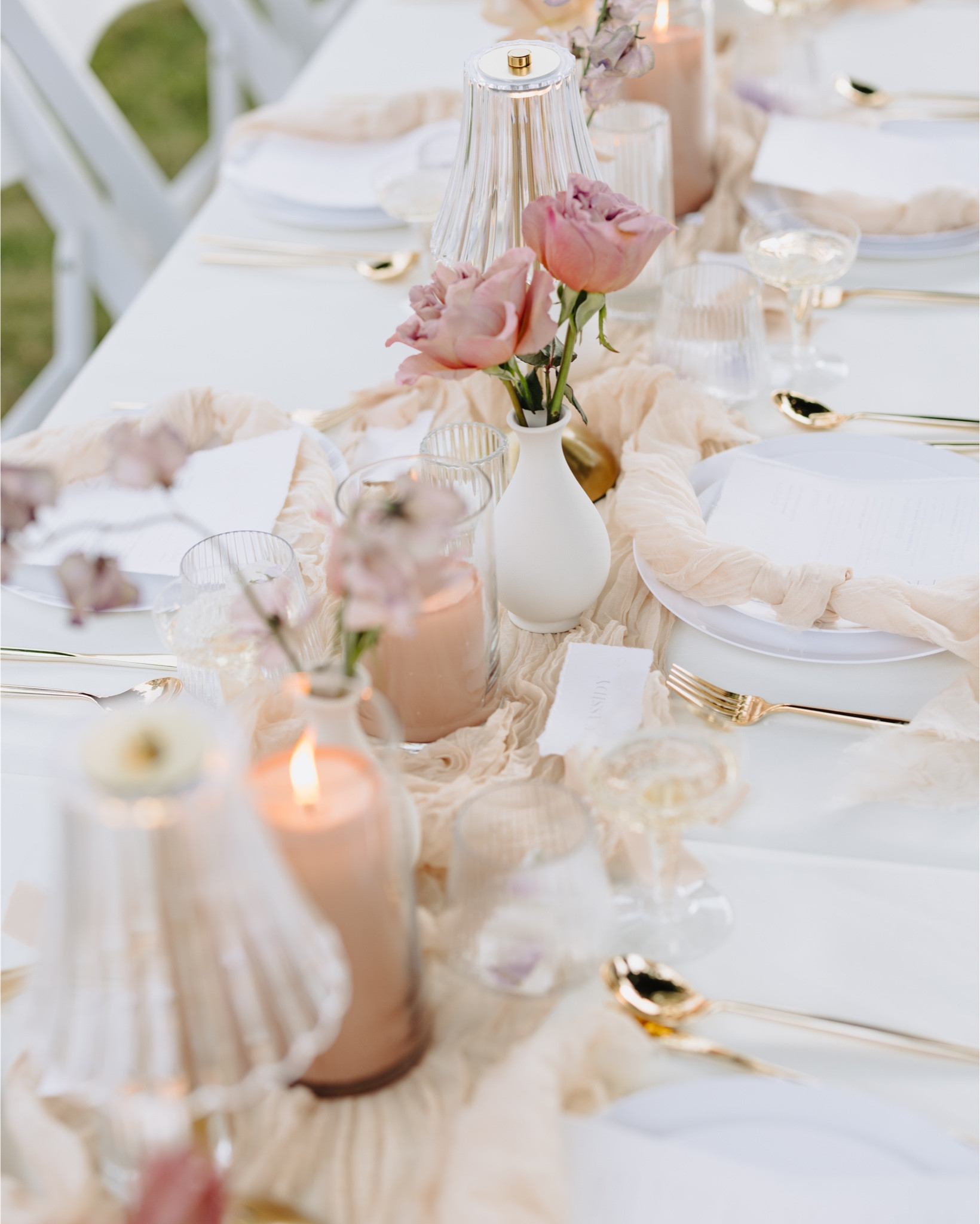 Garden Party: get it on Amazon. The best disposable dinnerware and shatterproff glasses for outdoor dining and outdoor entertaining. DIY this look for your next hosting event.