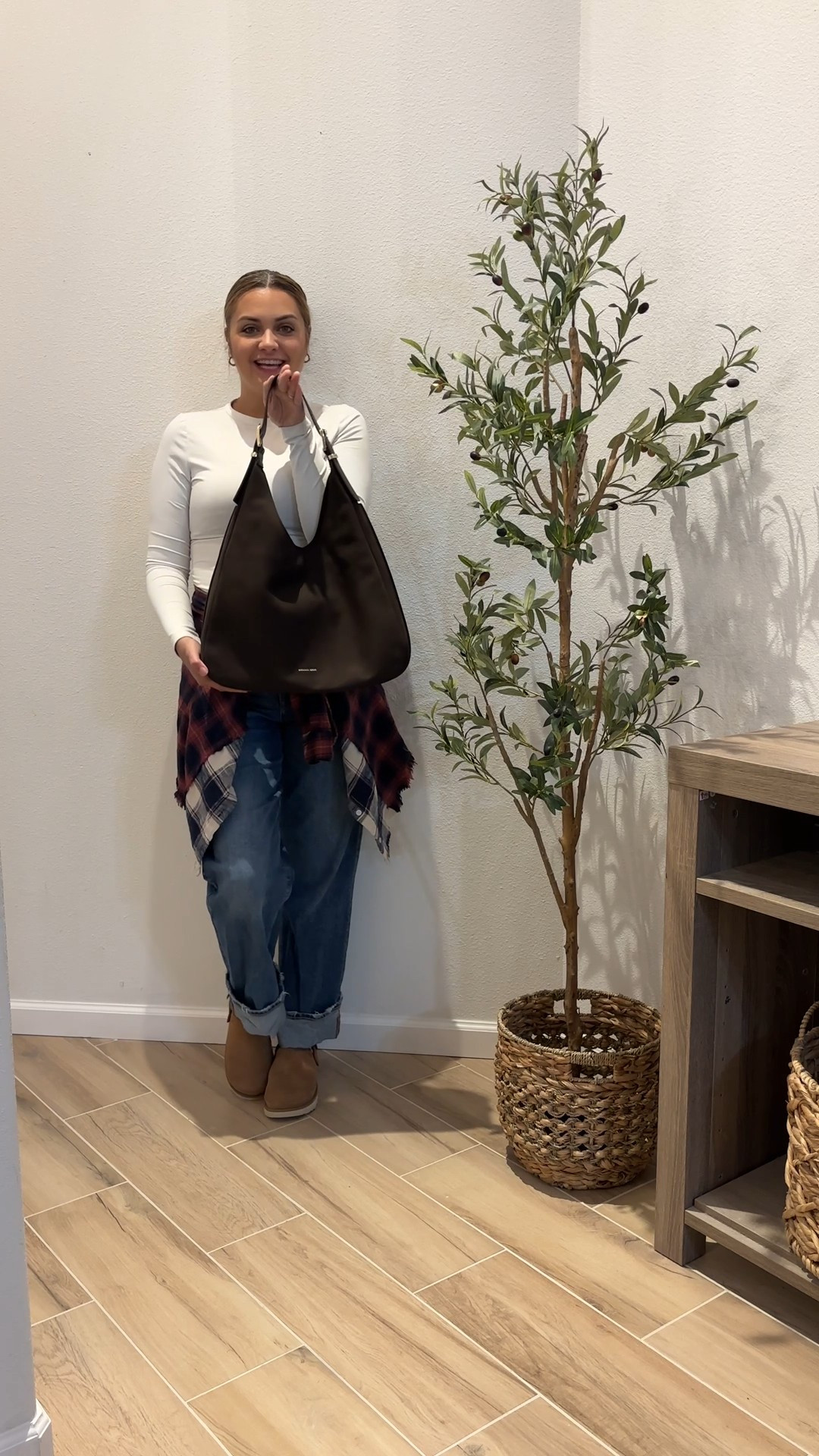 Another fall casual look with this Vici collection flannel! 

#LTKStyleTip #LTKSeasonal #LTKMidsize