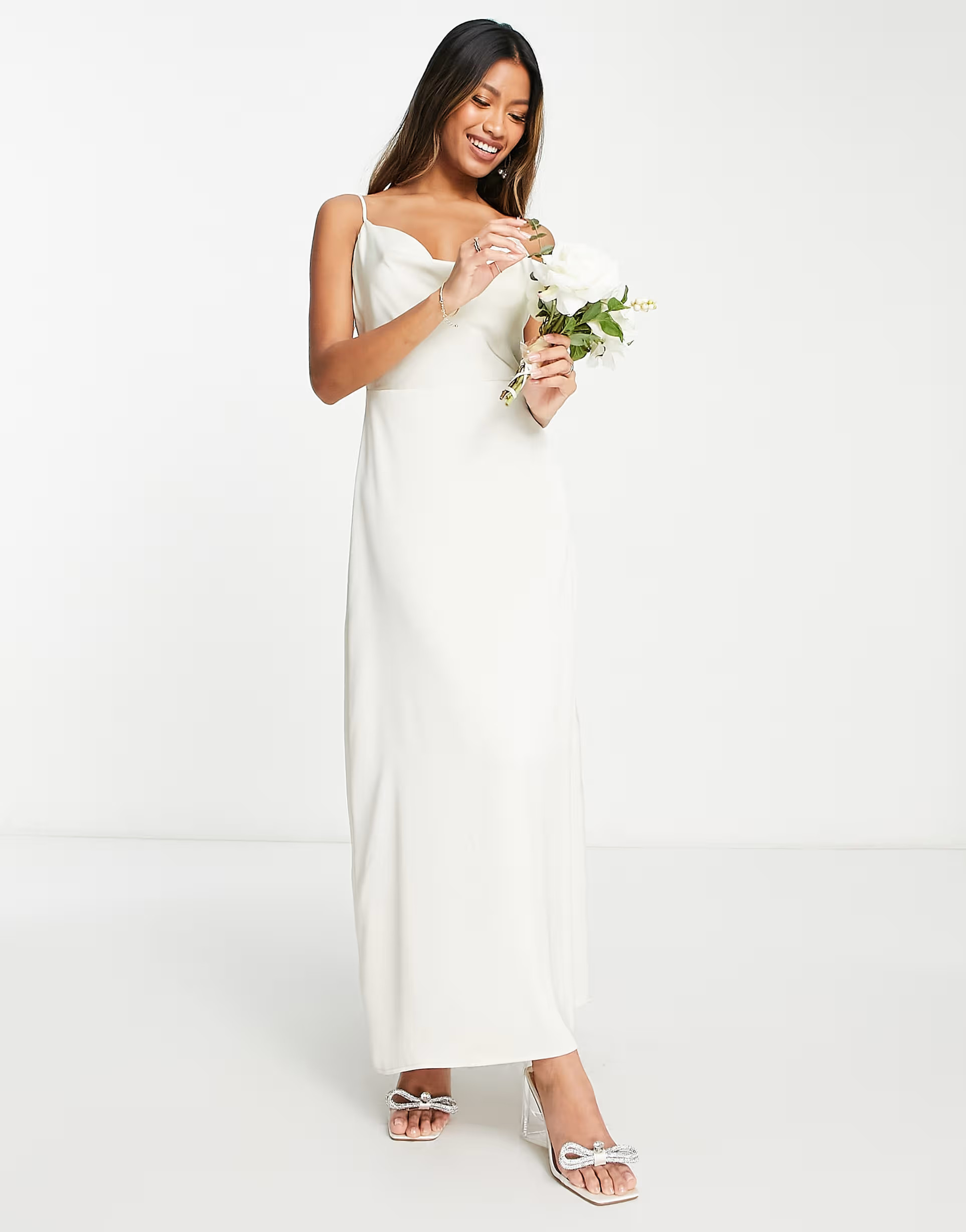 VILA – Brautmode – Maxi-Trägerkleid aus cremefarbenem Satin mit Wasserfallausschnitt | ASOS | ASOS (Global)