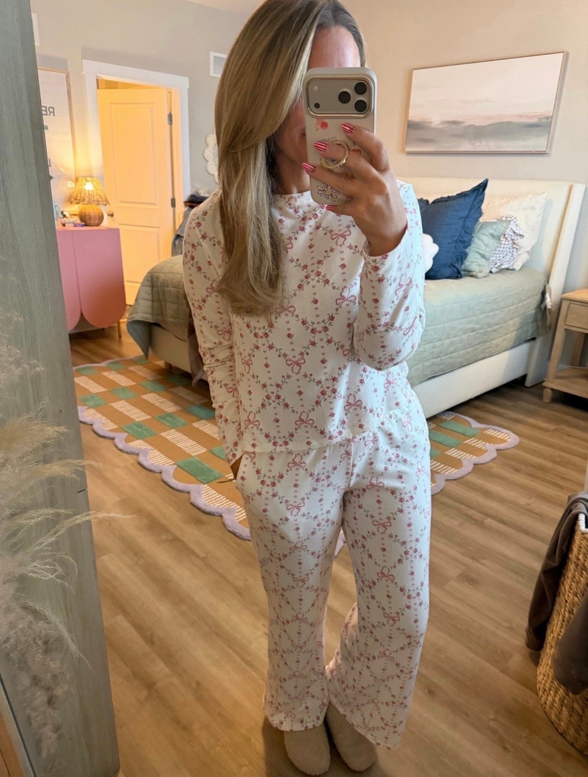 The pajamas I never want to take off 🌸
The softest matching set that feels lightweight, stretchy, and actually flattering (not sloppy). Perfect for slow mornings, early bedtimes, and lounging without overheating. I sized true to size and would absolutely buy another print.

matching pajama set, women’s pajamas, cozy loungewear, soft sleepwear, floral pajamas, cute pajamas, comfy pajamas, lightweight pajama set, at home outfit