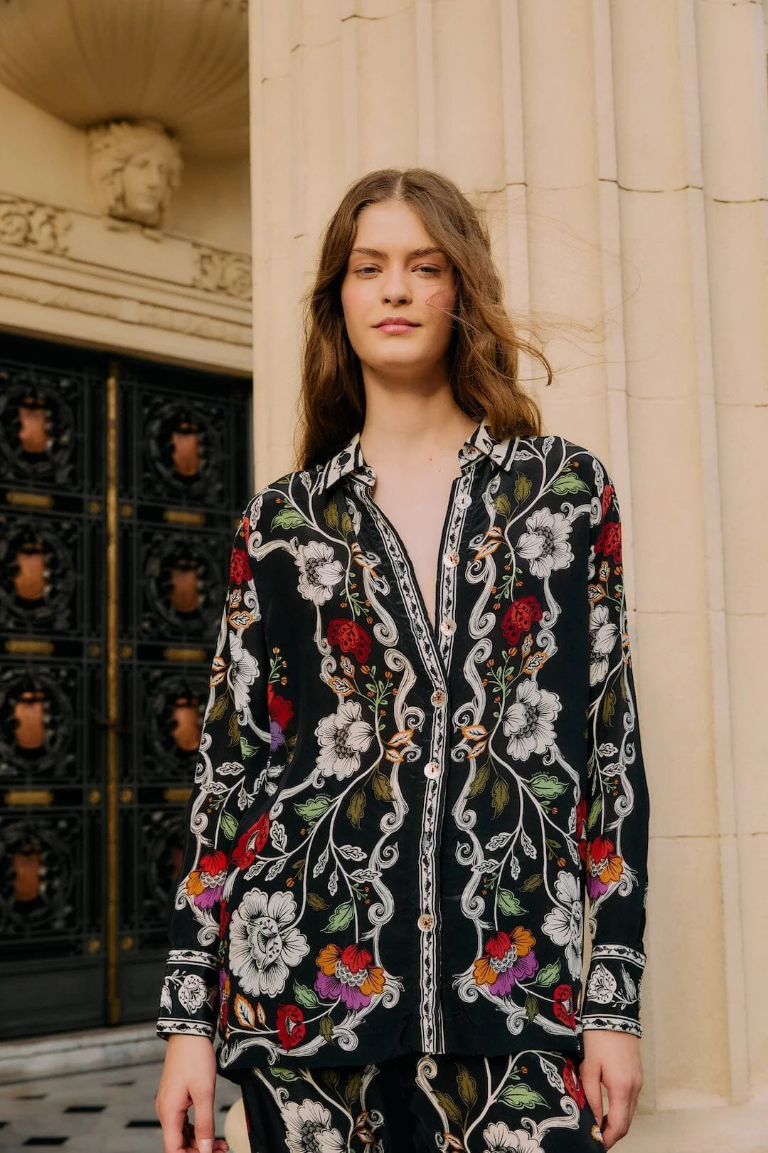 Black Rococo Flowers Collared Buttoned Shirt | FARM Rio | FarmRio (US)