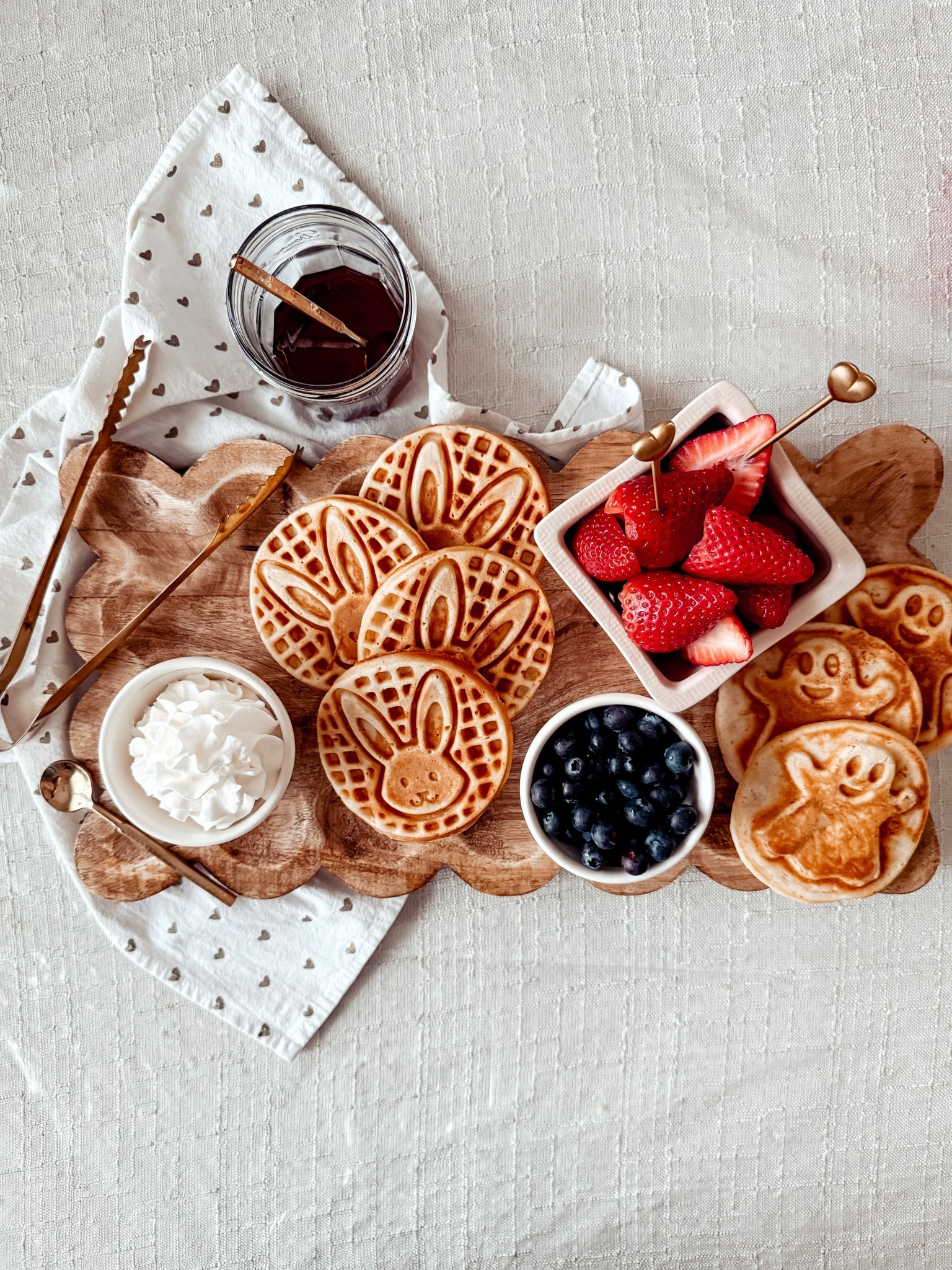 { breakfast board ❥

Easter Breakfast . Dash Waffle Maker . Anthropologie Home . Scalloped Wood Tray . Native American Content Creator } 

#LTKHome #LTKFindsUnder50
