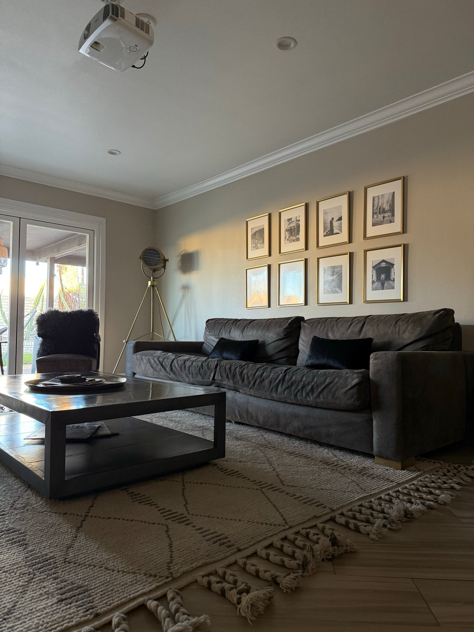 Morning light in my living room ✨