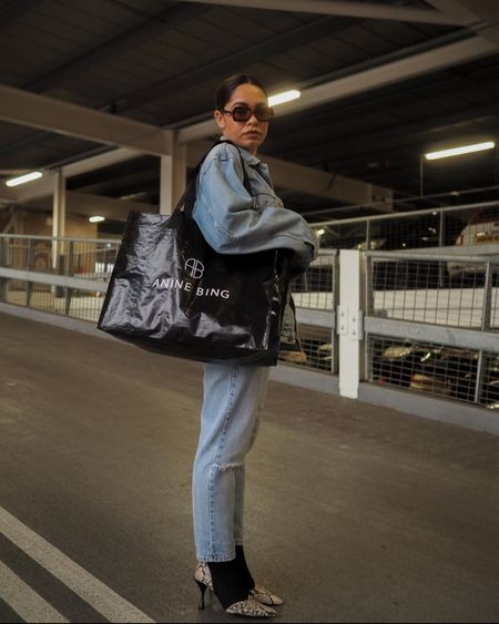 The coolest tote🖤