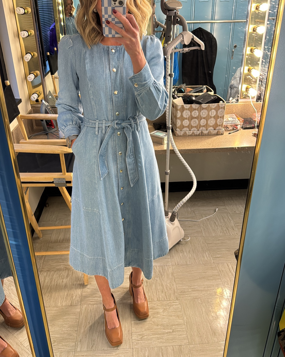 Two dresses I’m in love with! 

Sezane - wearing size 6
Ann Taylor- wearing size 4  