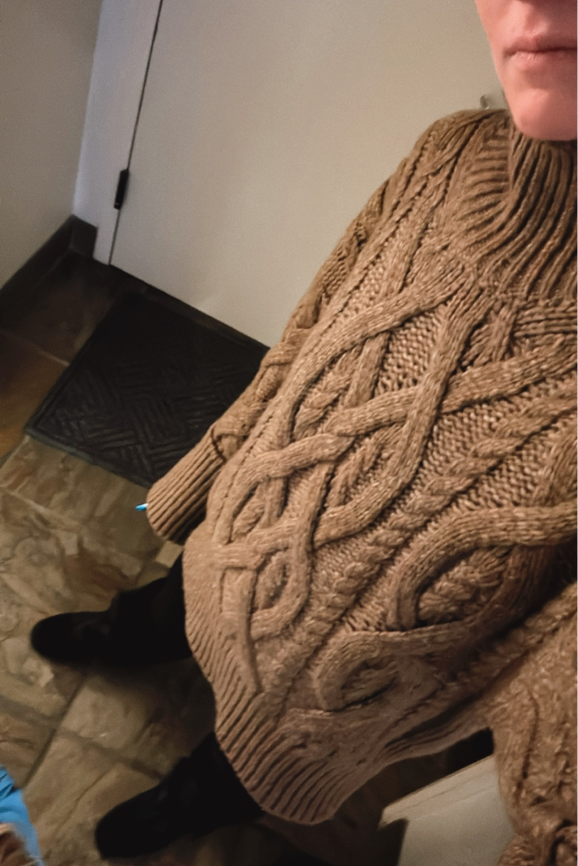 Winter sweater, leggings outfit, snow boots, winter outfit, apres ski outfit, what to pack for a ski vacation 

#LTKtravel #LTKSeasonal #LTKstyletip