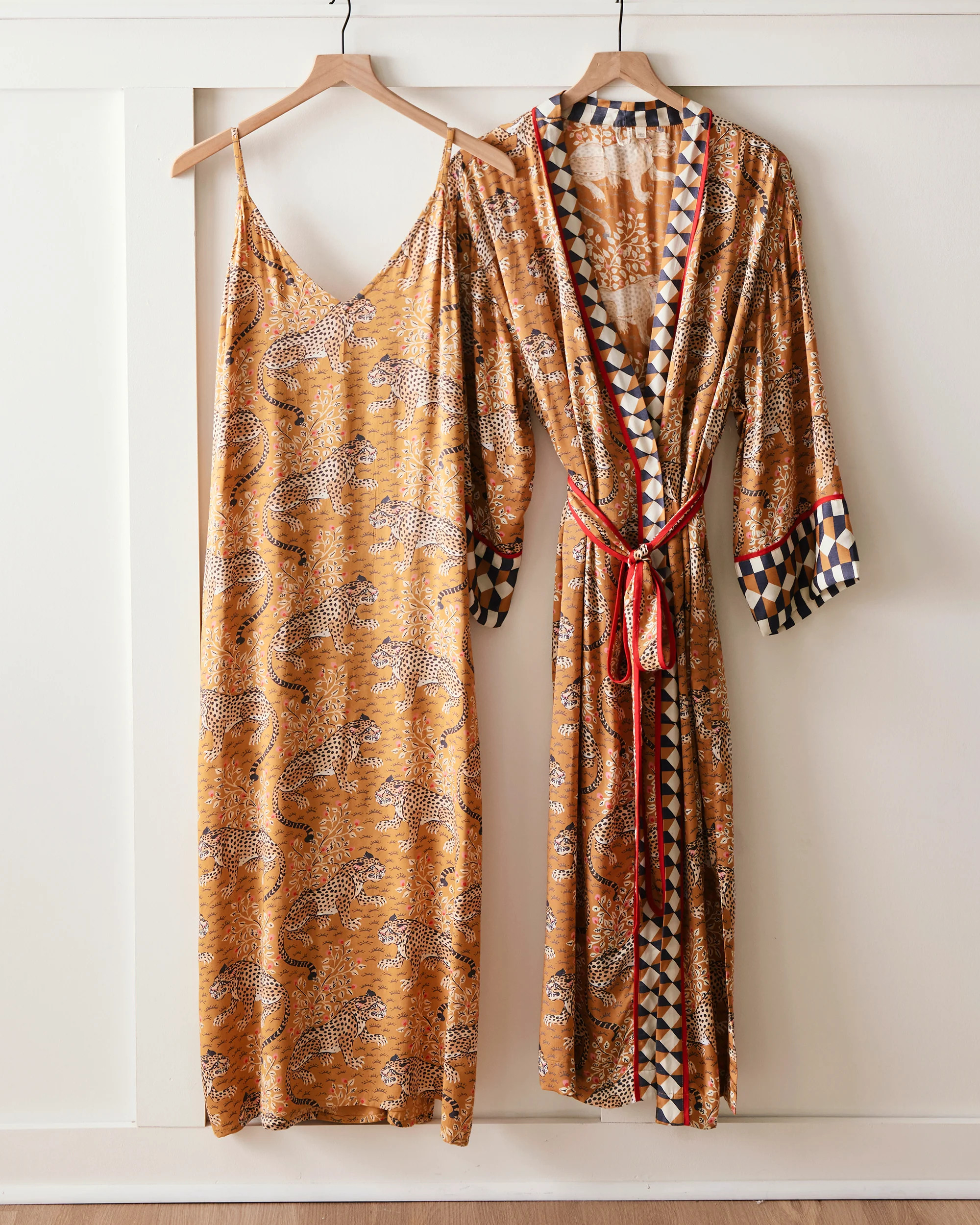 Bagheera - Chic to Sleep Nightie and Robe Set - Tobacco | Printfresh