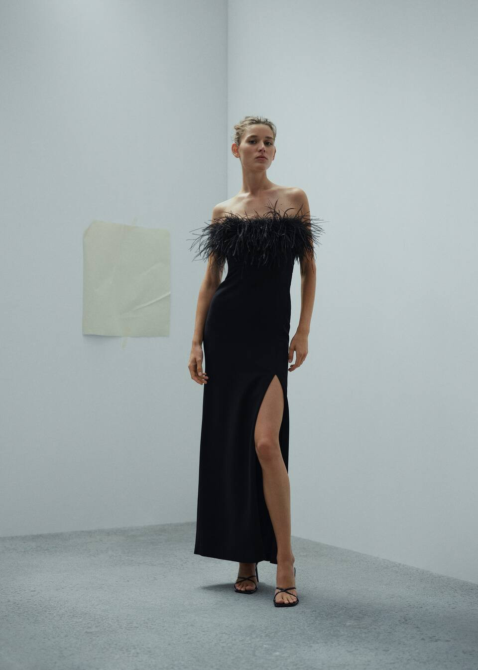 Strapless dress with feather detail -  Women | Mango USA | MANGO (US)