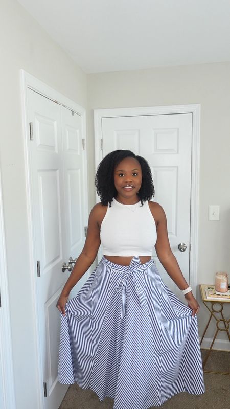 Spring Outfit Inspo 2024: how to style a crop top for midsize women!
Skirt: @madewell
Crop top: @H&M
Shoes: @Valentino
Jewelry: @Nordstrom @David Yurman @Tiffany&Co.
Lipgloss: @Summer Fridays Vanilla
Follow me on LTK: @CourtneyC

#LTKstyletip #LTKVideo #LTKmidsize