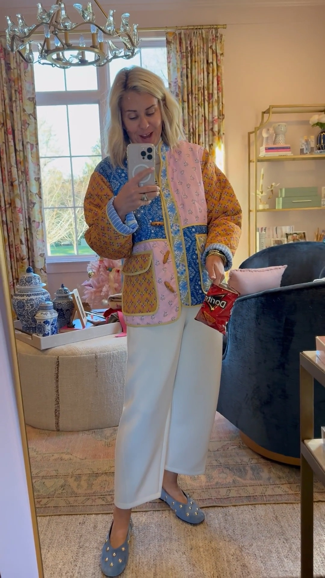 You just have to love a neutral set that you can literally wear with anything. Throw on a jacket, cute flat and grab a bag of Doritos while you’re at it 🙌

Jacket - xs
Turtleneck- xs
Barrel Pant - petite small 
Flats - 7.5

#LTKOver40 #LTKmomlife #LTKootd