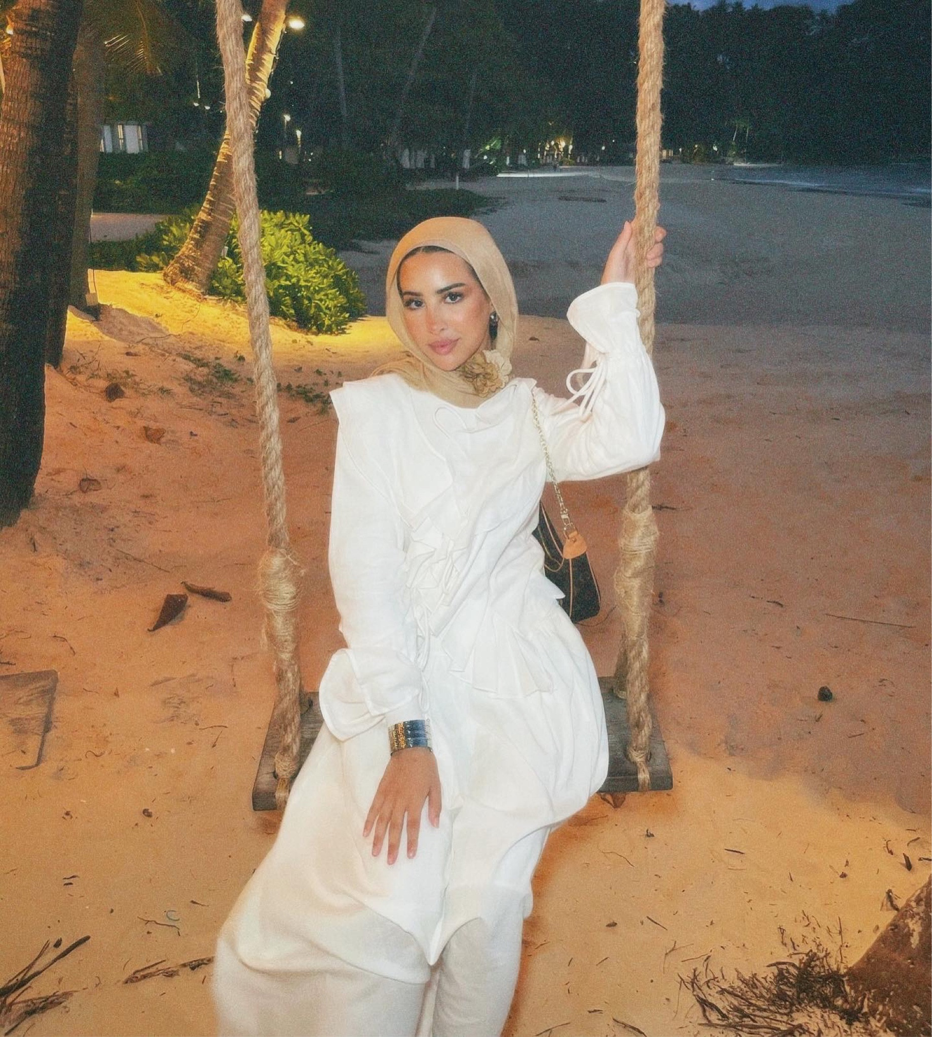 Palms 🌴 #hijabi #modestfashion #modestinspo #modestskirt 

#LTKSeasonal #LTKtravel #LTKFind