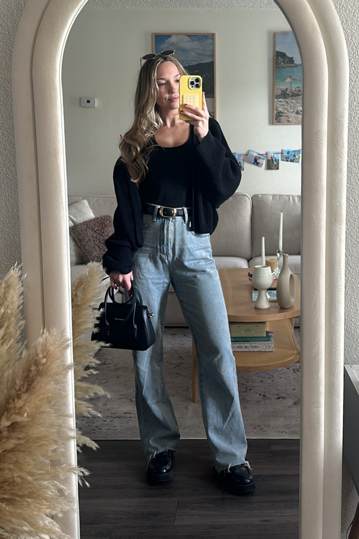 Casual Sunday 🖤 

#LTKStyleTip #LTKSeasonal #LTKFindsUnder100