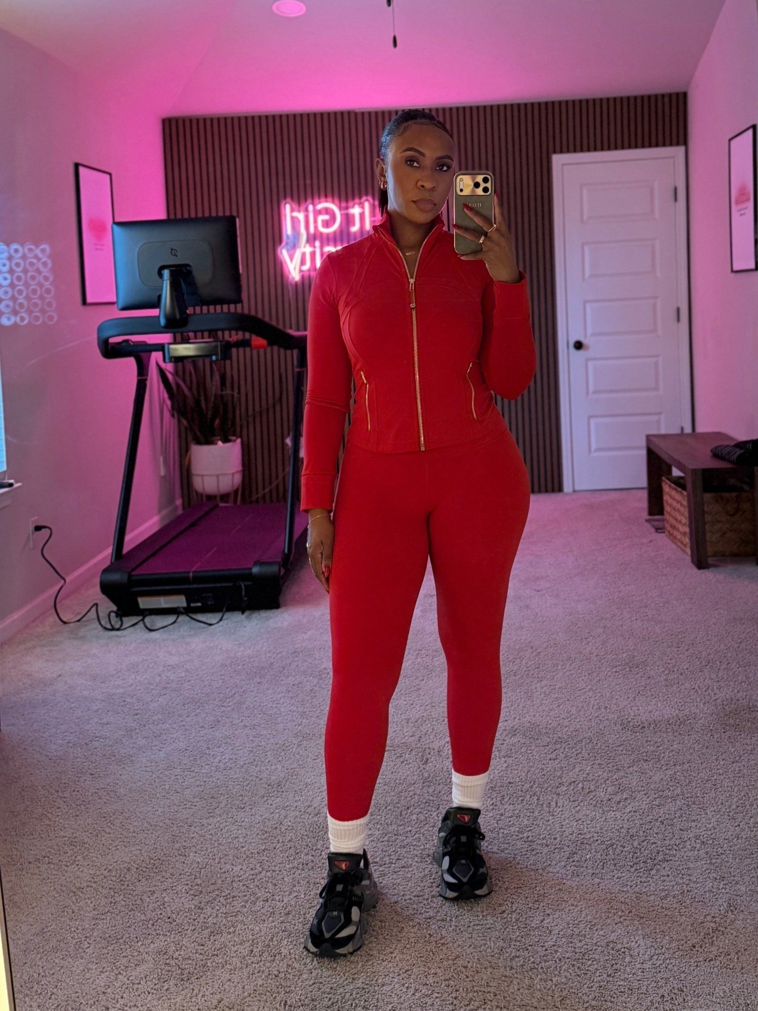 This red? 😮‍💨🤌🏽 @lululemon 

#LTKOver40 #LTKMidsize #LTKActive