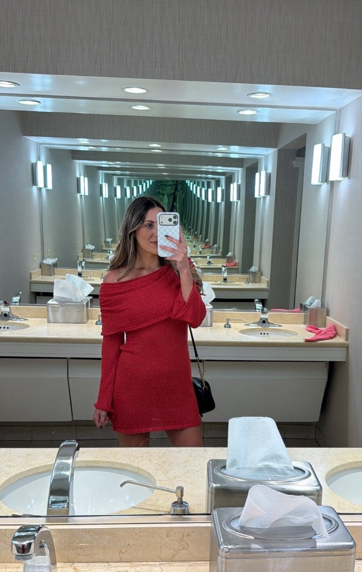 Obsessed with this Amazon dress it’s so stretchy and comfortable!

#LTKgrwm #LTKSaleAlert #LTKootd