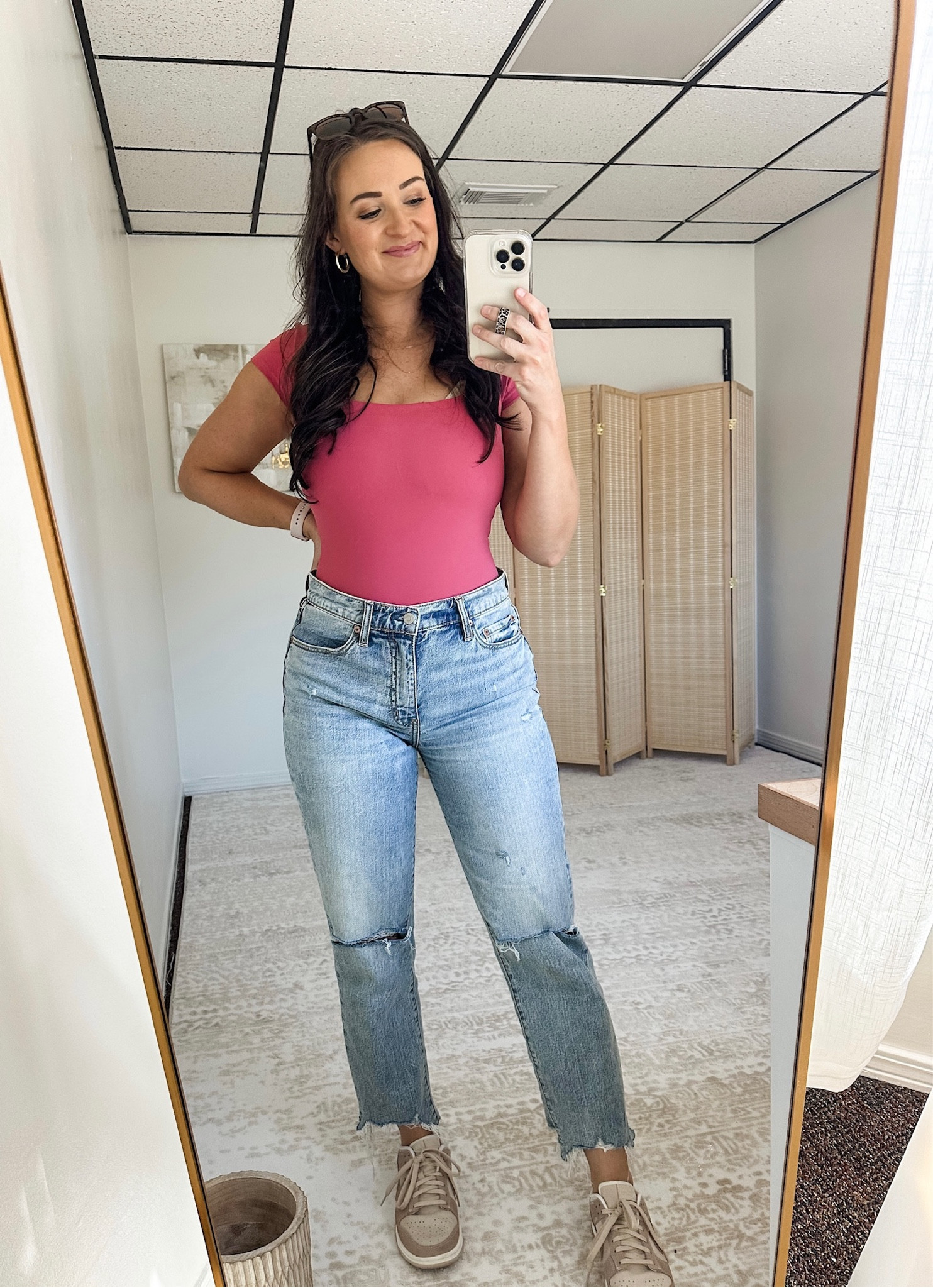 I’ve been loving my new office space! Here’s links to today’s casual workwear outfit 🥰

#falloutfits #jeans #fallfashion #lulus #vans

#LTKsalealert #LTKSeasonal #LTKworkwear