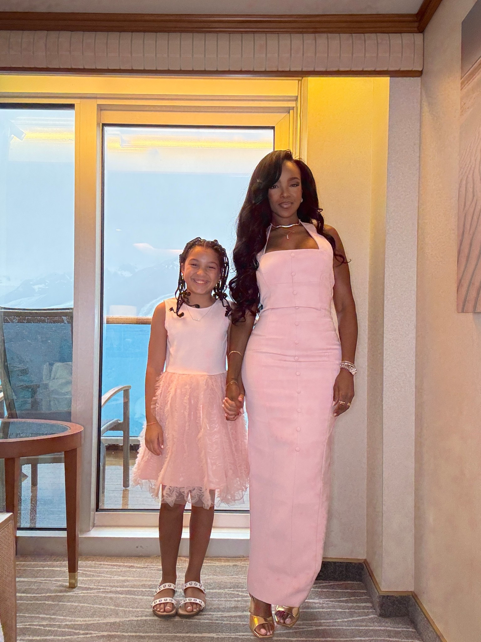 Mommy & Me outfits 

In a size 4
Ava in a 8T but her look is sold out 🥹

#Outfitinspiration #fashionstyle #outfit #outfitideas #autumn #fallfashion #simpleoutfit #fall #momoutfit #casualoutfit #streetwear


#LTKFindsUnder50 #LTKPetite