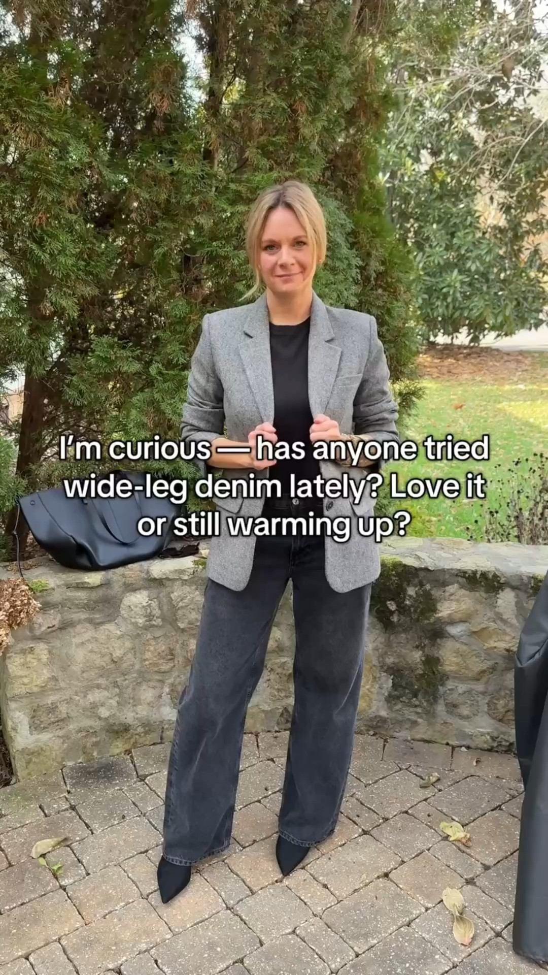 Wide-leg denim can feel intimidating at first — especially if you’ve spent years in skinnies. But when styled with the right pieces, it can be incredibly flattering and comfortable. A few styling tips if you’re curious: • Pair wide-leg jeans with a more fitted or structured top to balance proportions • Try a front tuck or half-tuck to define your waist • Keep the hem intentional — the right length makes all the difference • Add a jacket or blazer to give the outfit shape Now I want to hear from you… Have you tried wide-leg denim yet? Love it, or still warming up? 👖✨ Drop your thoughts below ⬇️